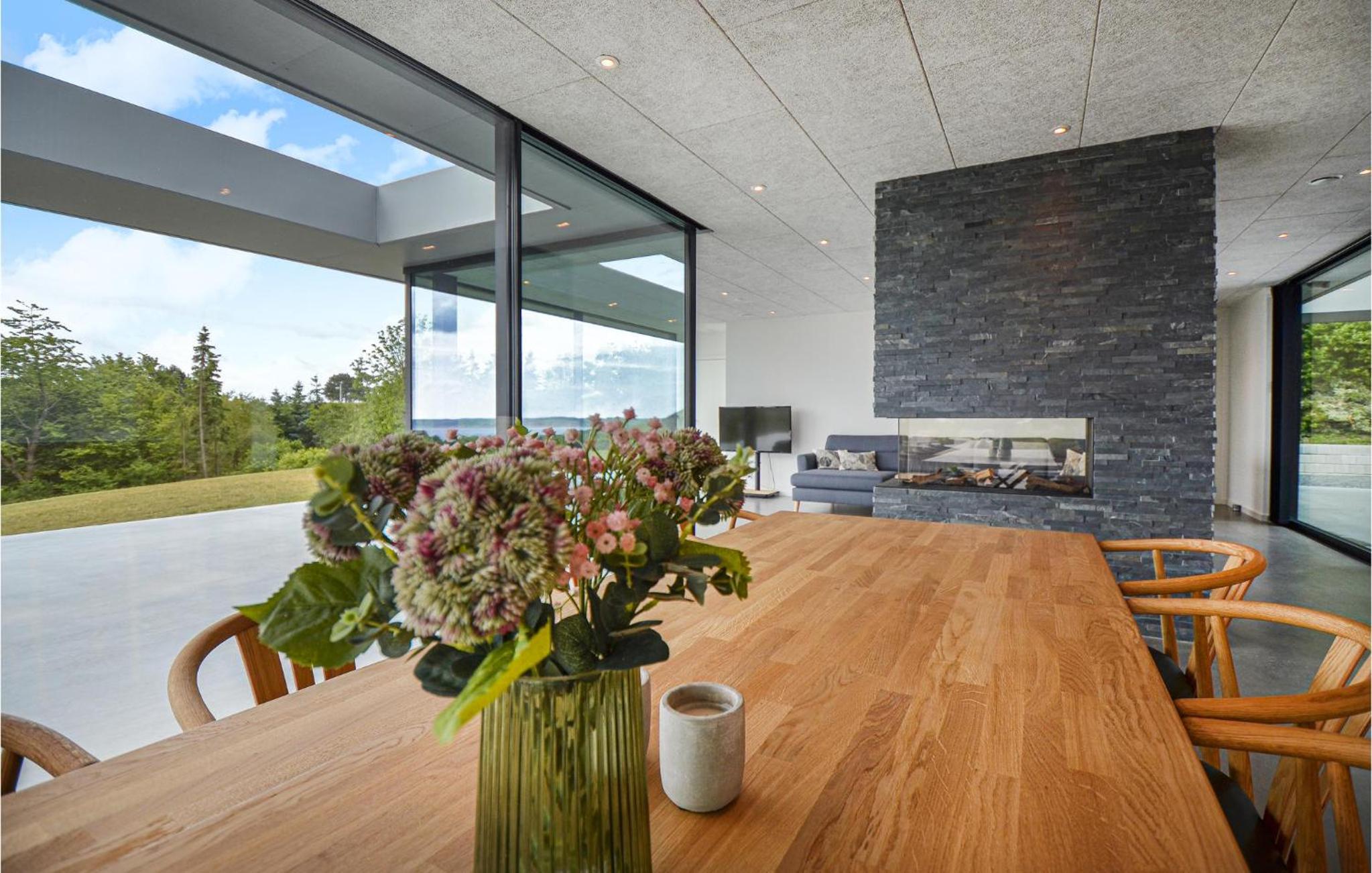 Amazing Home In Ebeltoft With Wifi