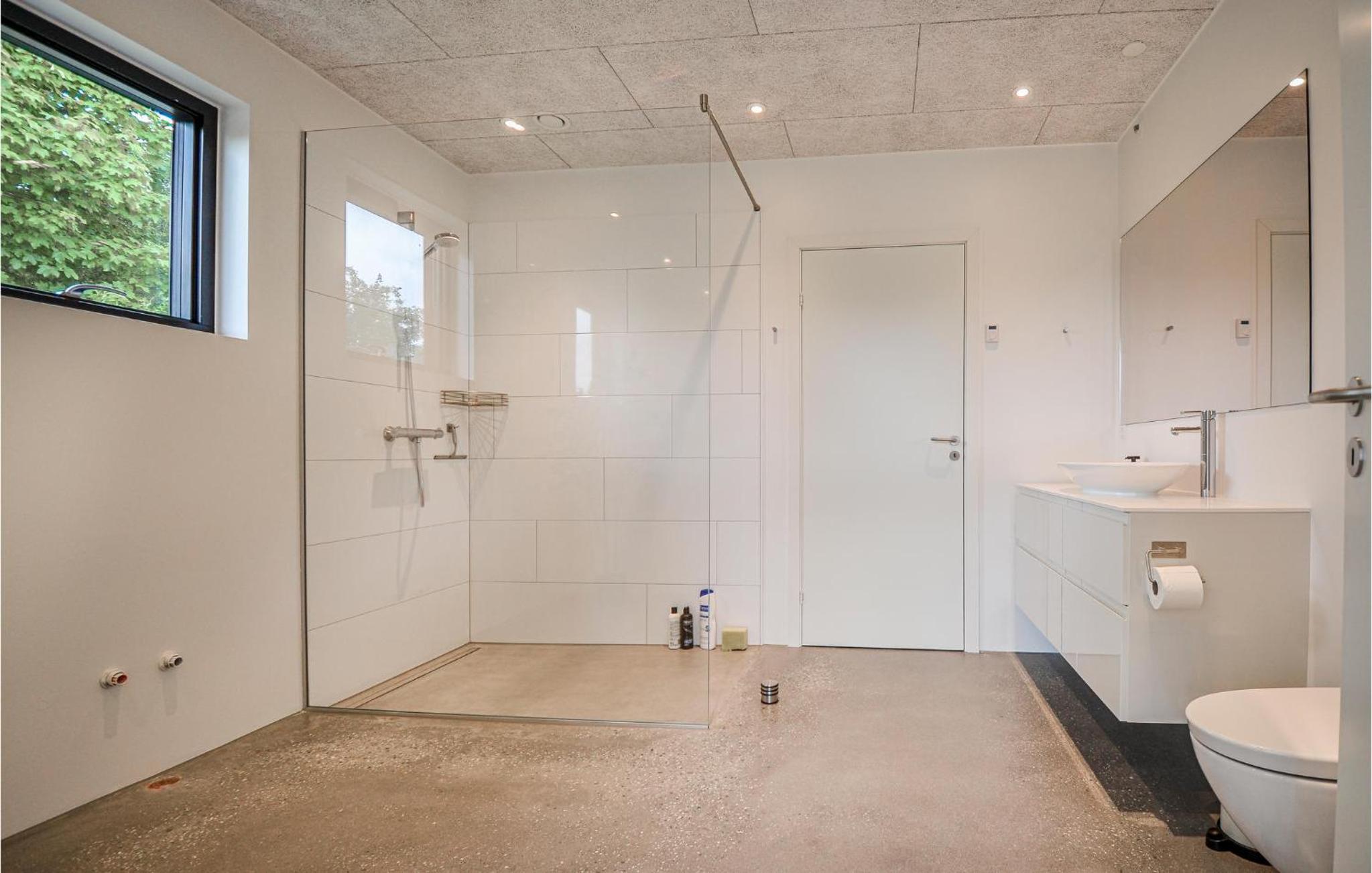 Amazing Home In Ebeltoft With Wifi