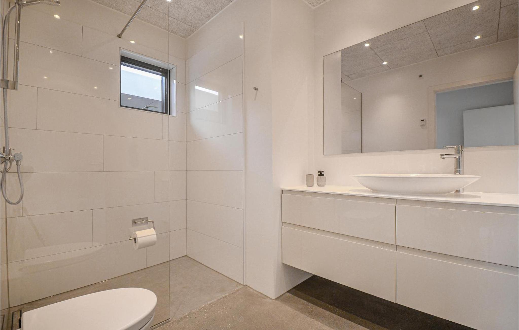 Amazing Home In Ebeltoft With Wifi