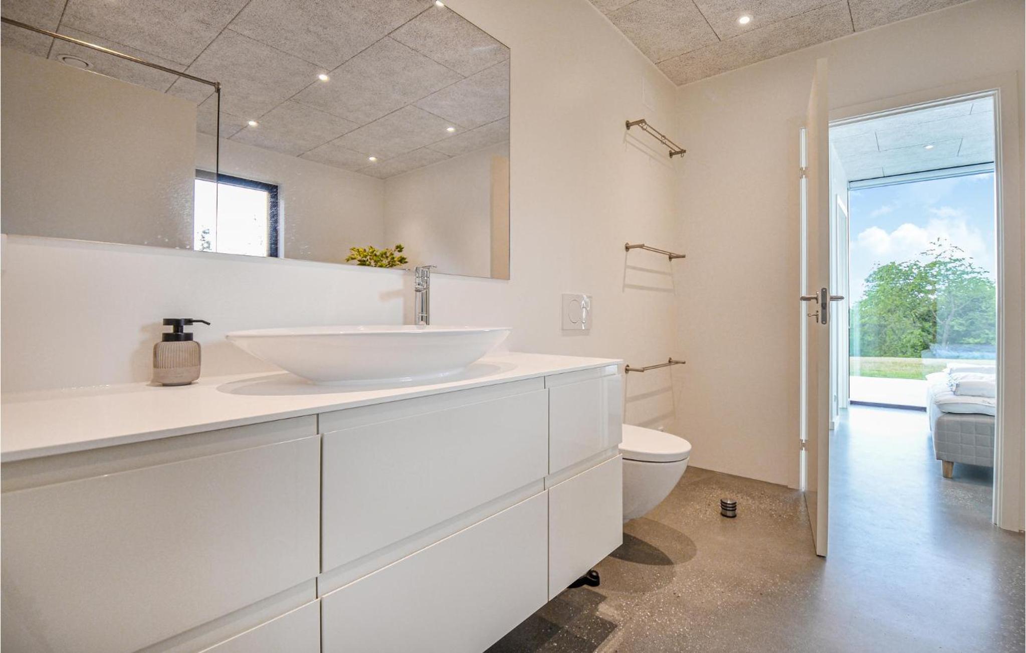 Amazing Home In Ebeltoft With Wifi