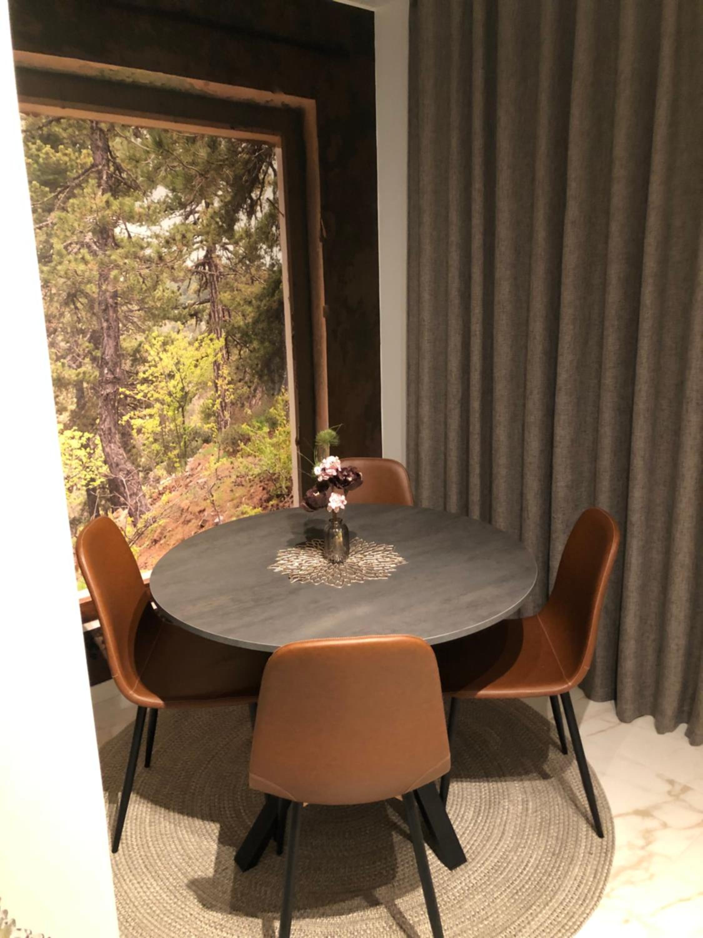Premium City Center 2 rooms Apartment Glassed Balcony FREE PRIVATE PARKING