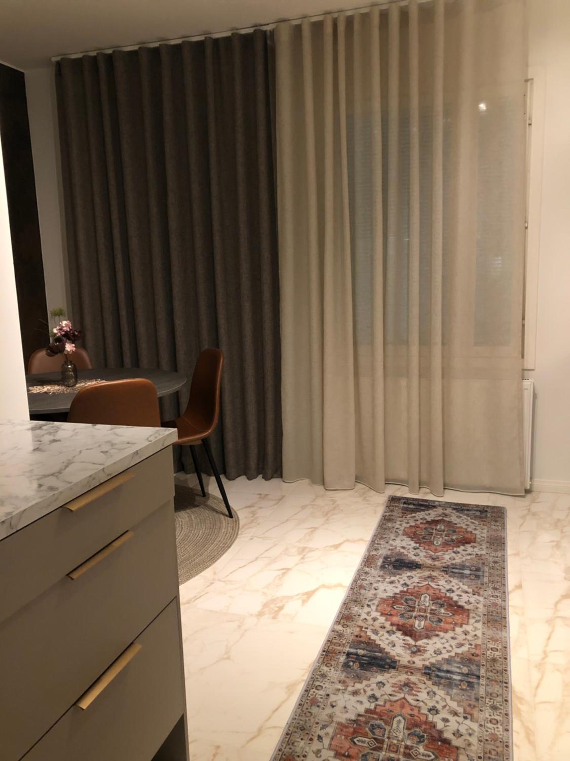 Premium City Center 2 rooms Apartment Glassed Balcony FREE PRIVATE PARKING