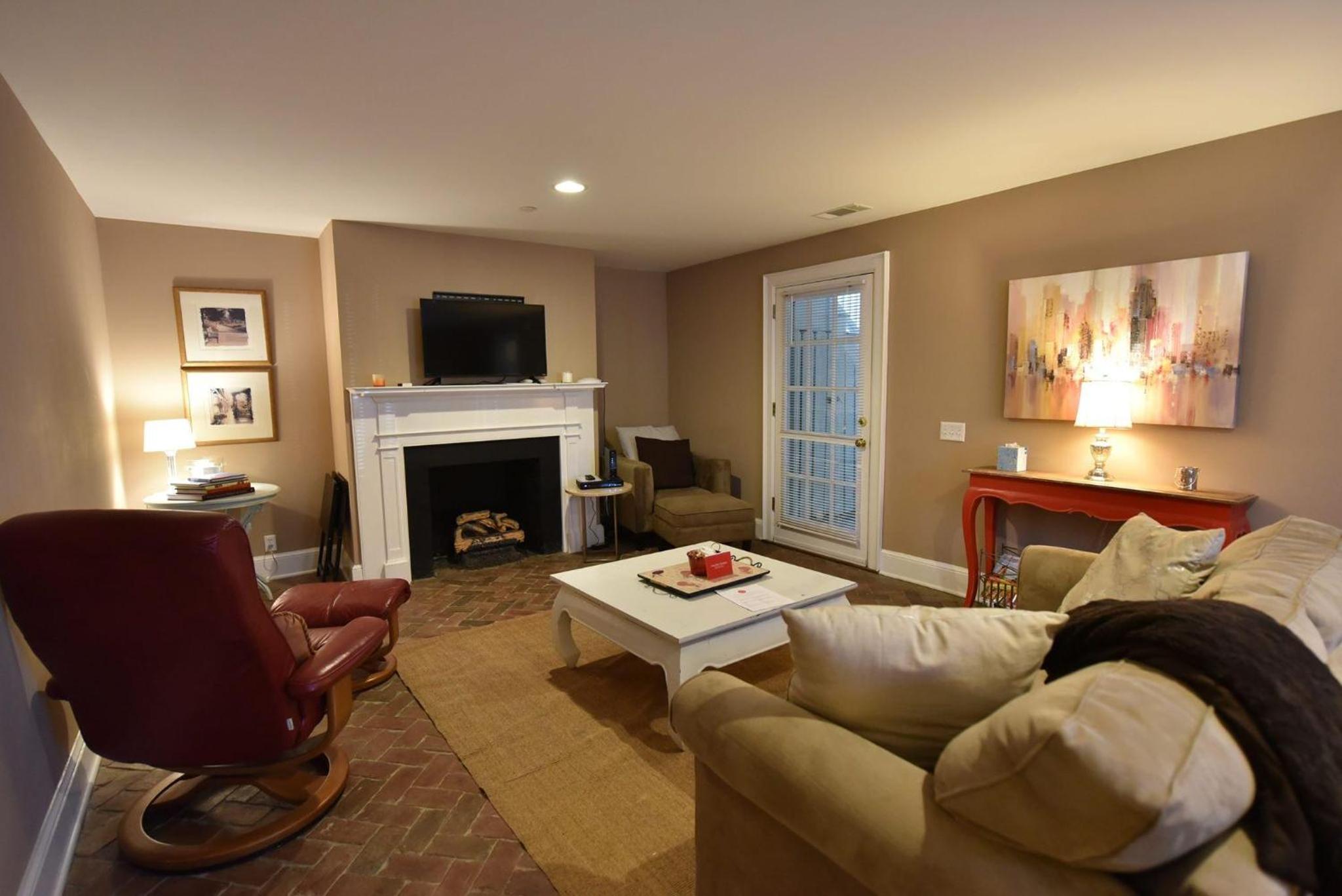 321 E Congress Garden view 4