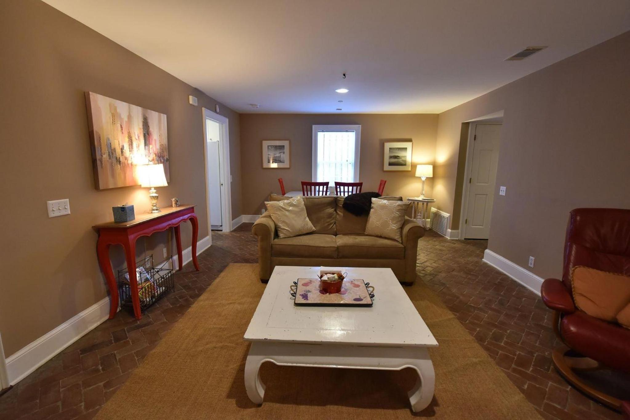 321 E Congress Garden view 5