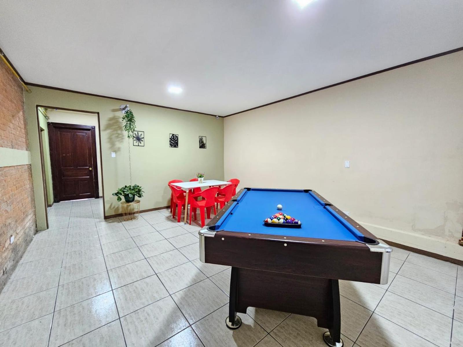 Hostel La Cali Inn