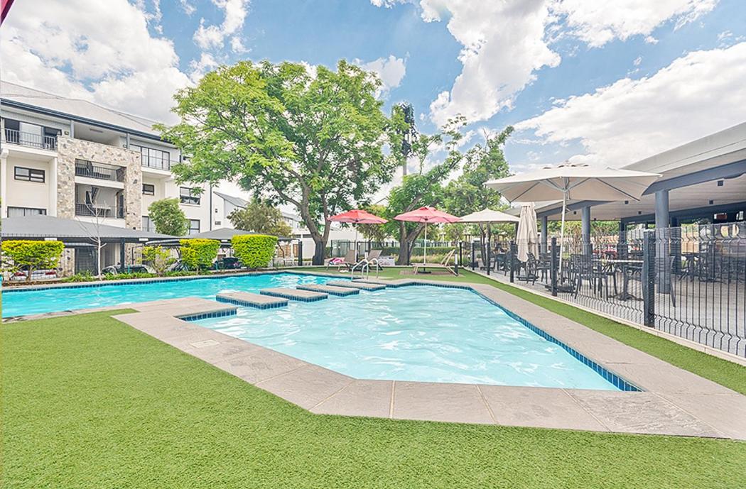 Luxe Corporate Escape in Midrand with Stunning Views view 5