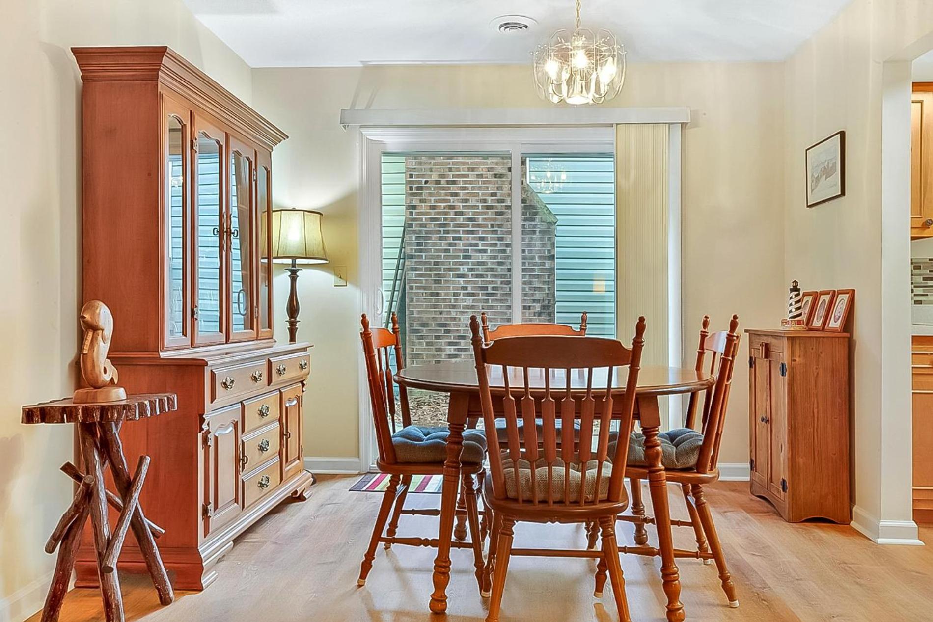 Coastal Cottage on 28th view 4