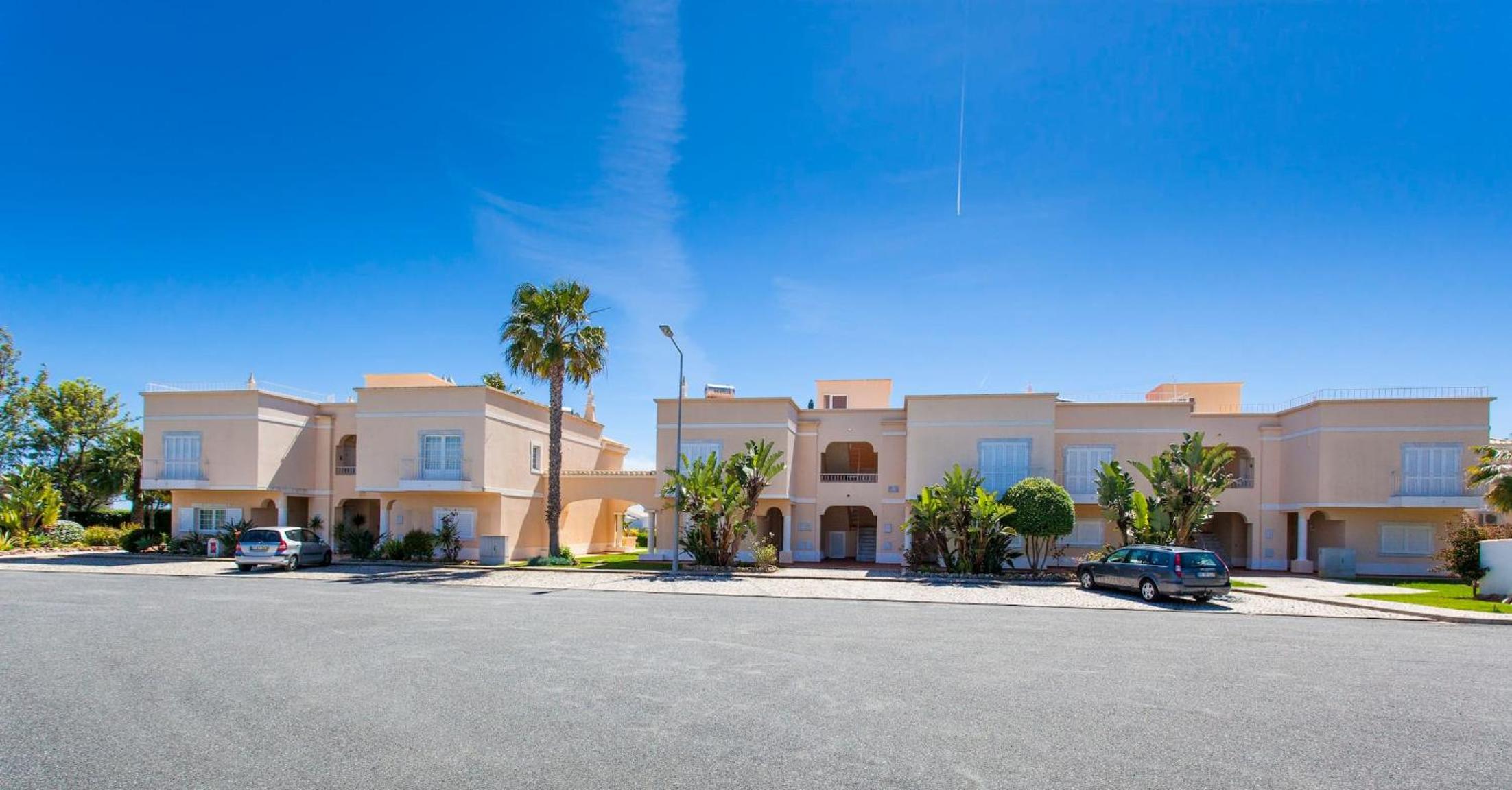 11 marinha - Two Bedroom Apt at Praia do Marinha view 5