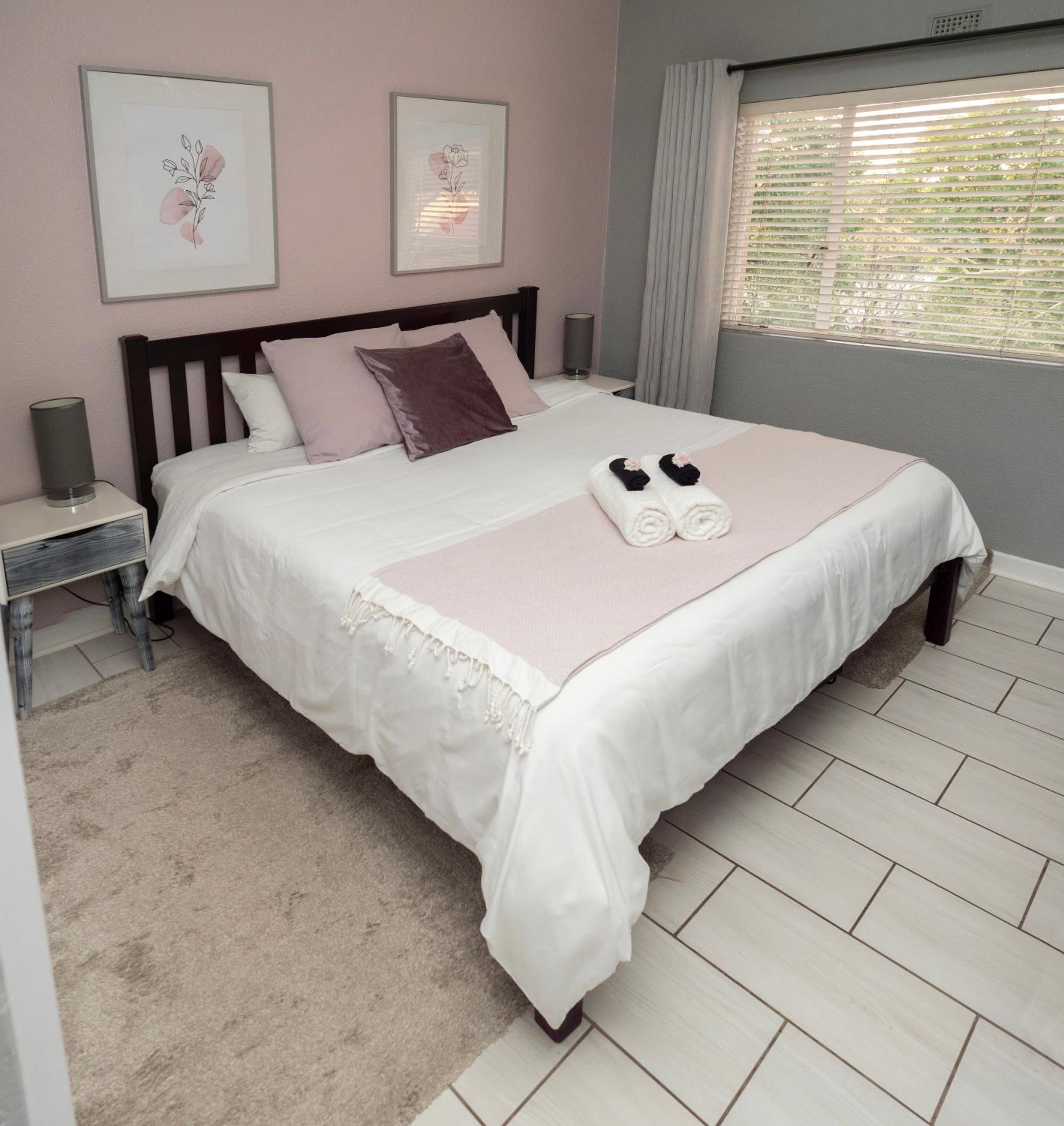 NEW Modern & Comfortable Retreat Near OR Tambo Airport