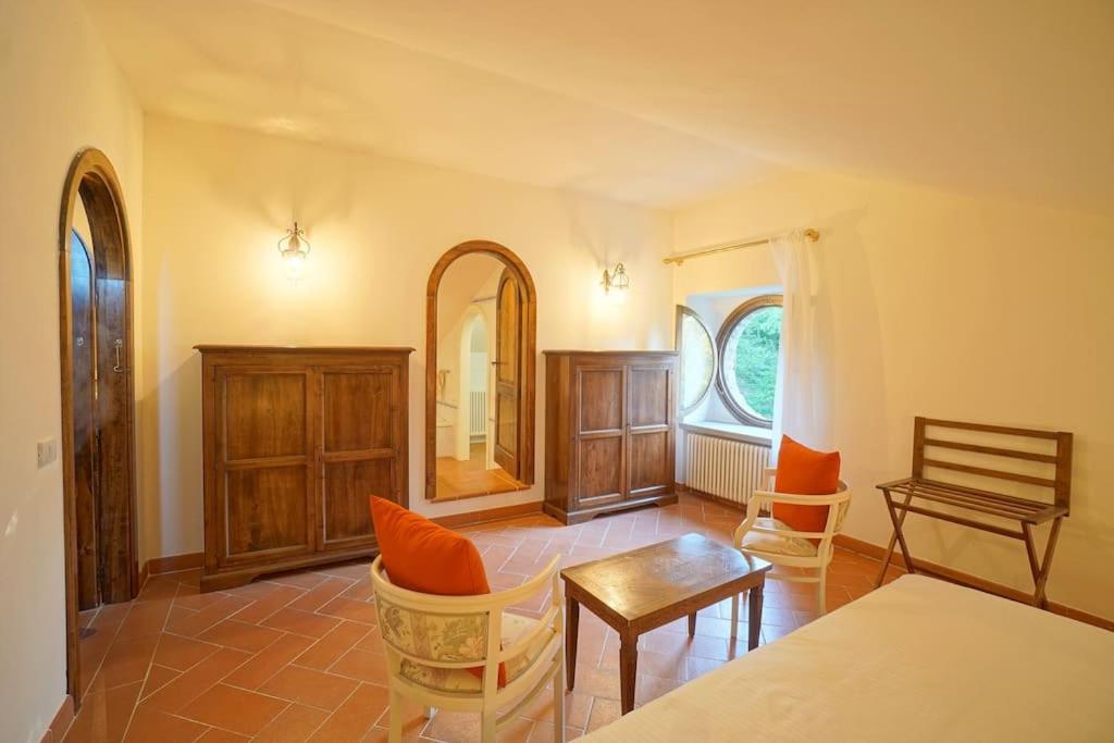 Tenuta d'Elci - Relax e Piscina nel Bosco