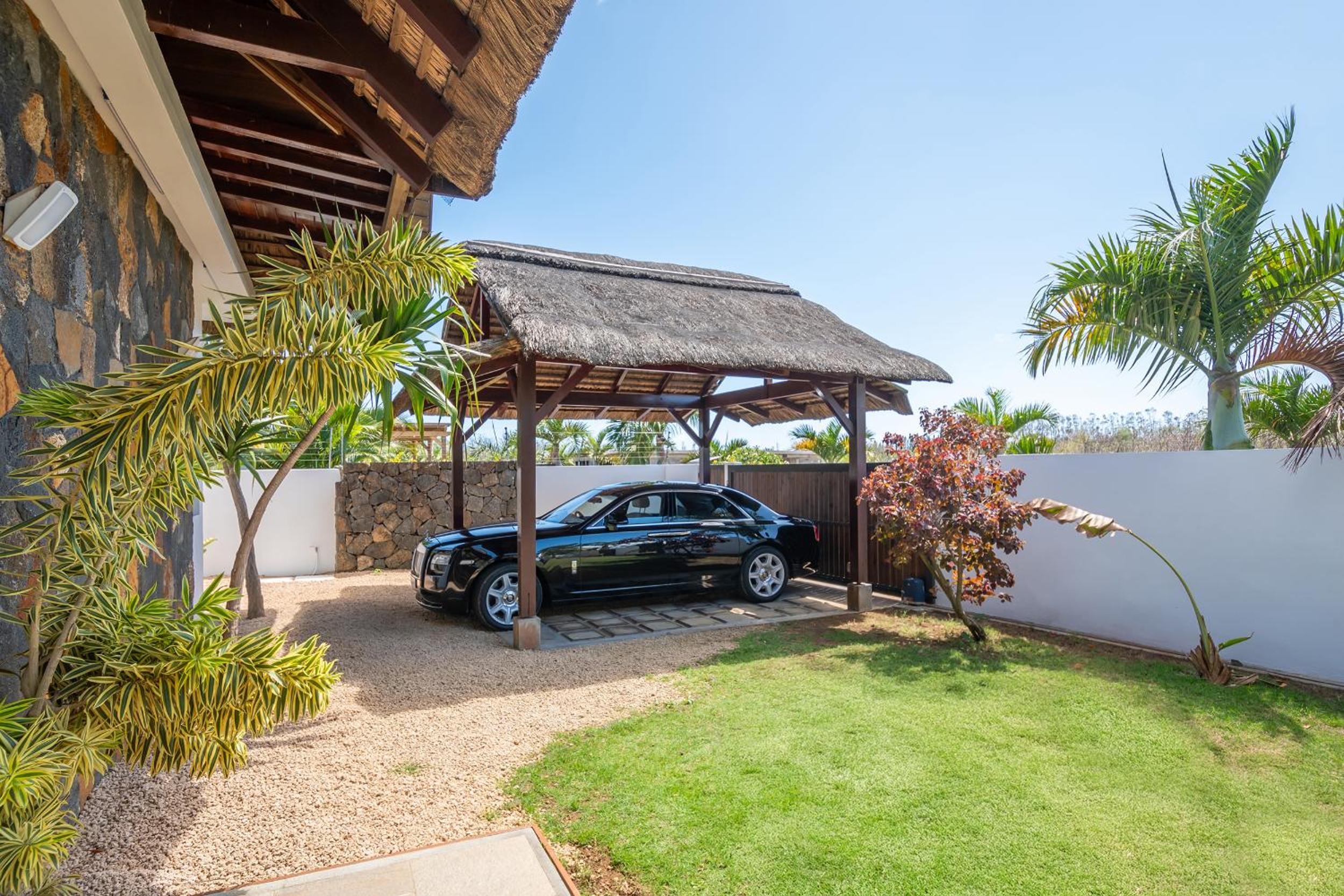 Ultra Luxe Villa 6 Bed Island Hideaway Grand Bay view 5