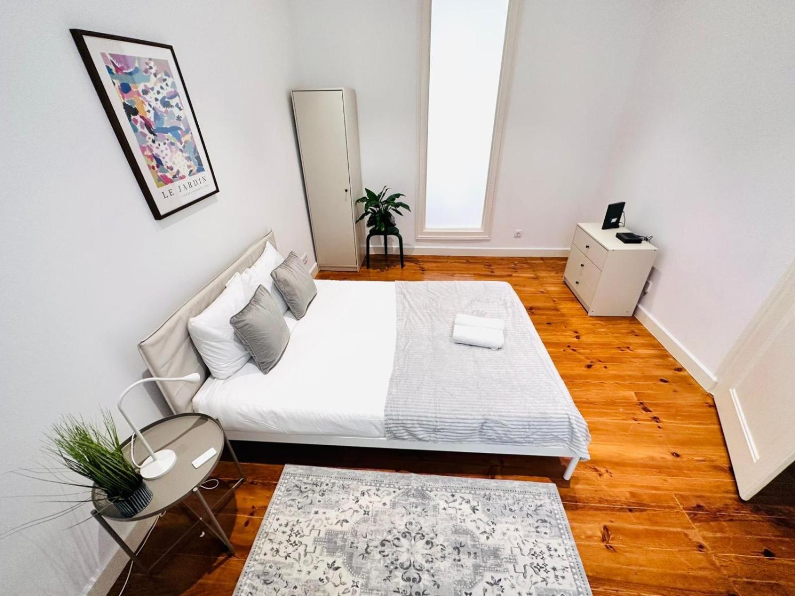 Lisbon 87 City Center Flat Ideal for Groups and Families view 2