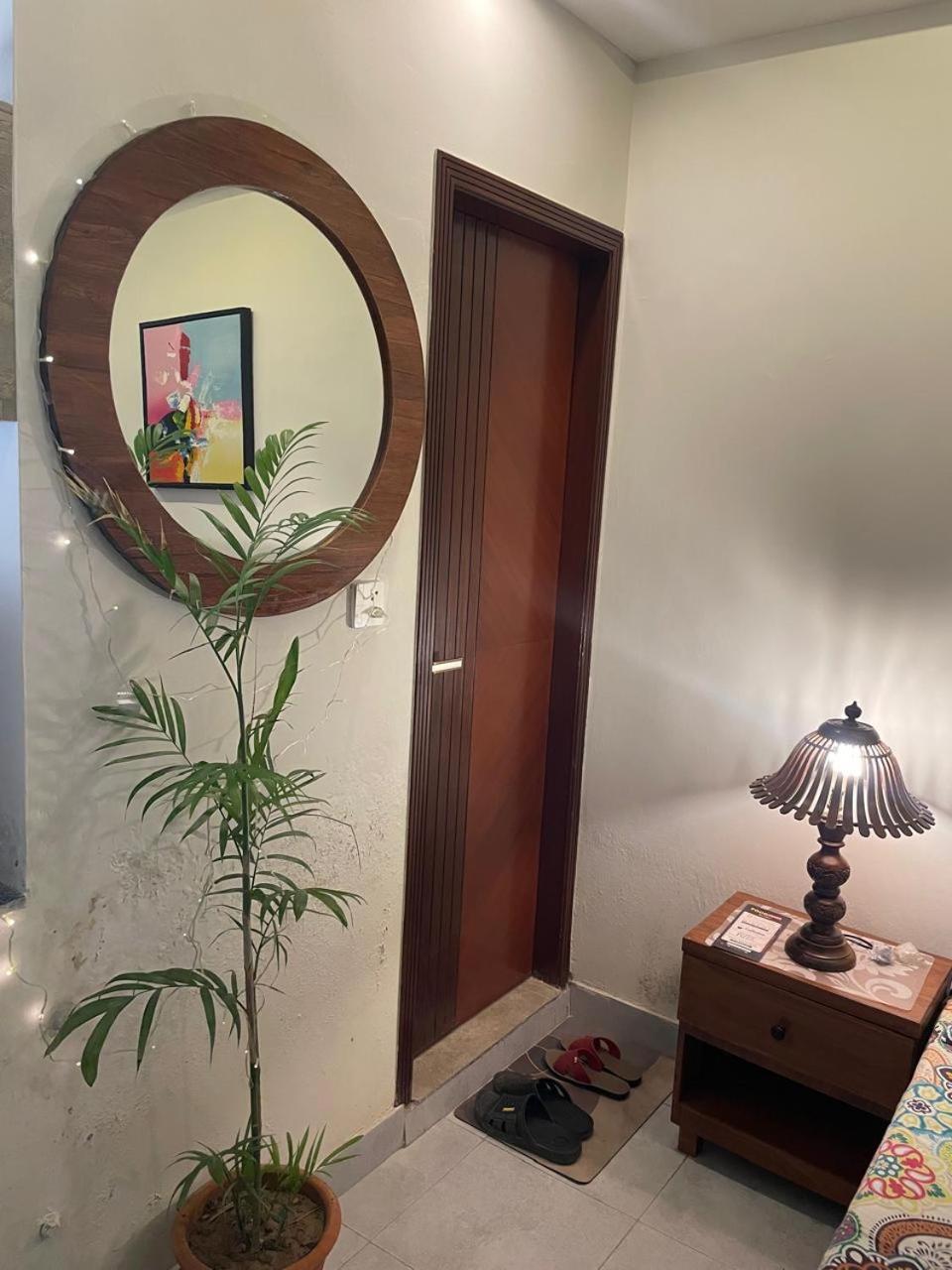 Elegant Retreat-Studio Apartment view 3