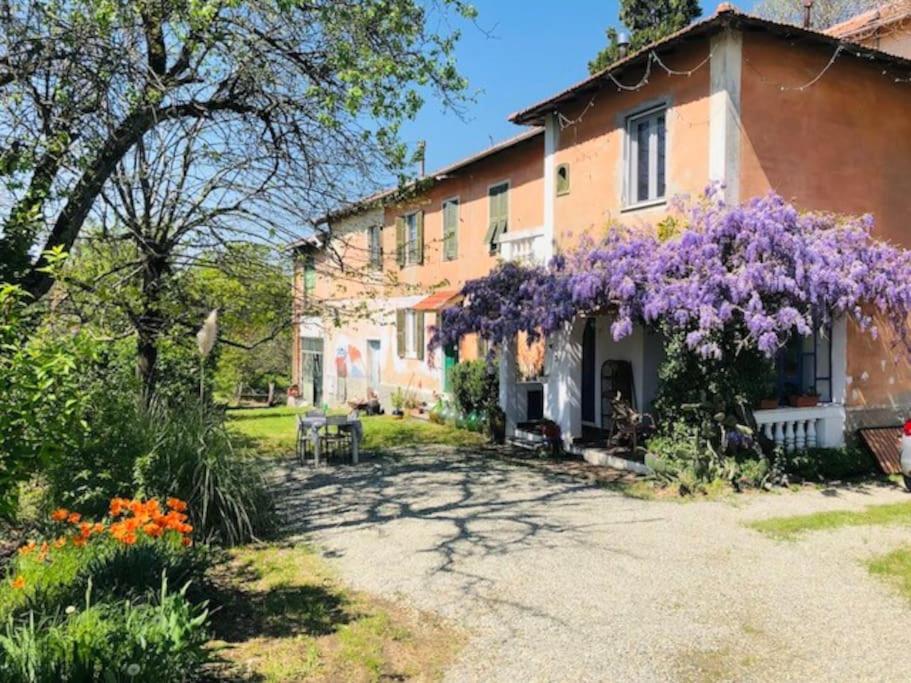 Cascina Baracico, stanza della pace view 5