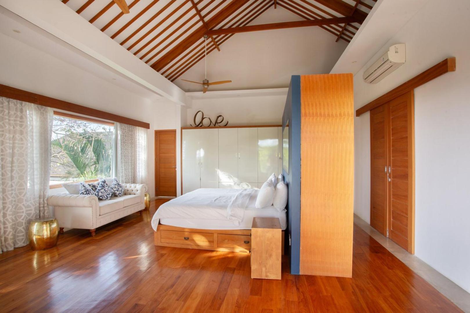 Breezy and Tranquil Atmsophere 5 bed Villa view 2