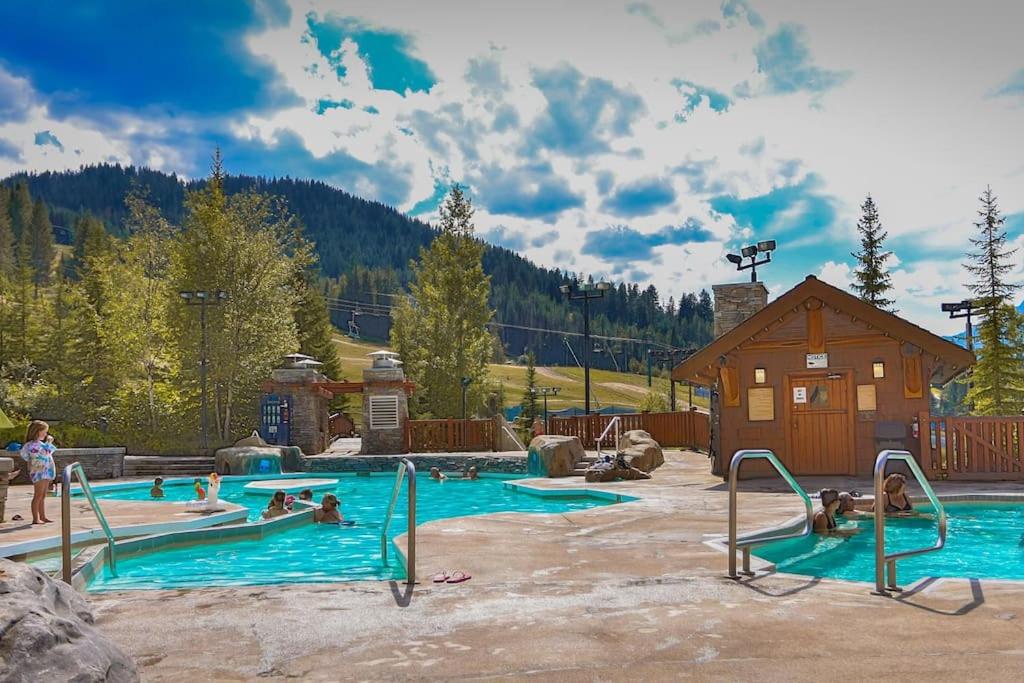 Tamarack Lodge