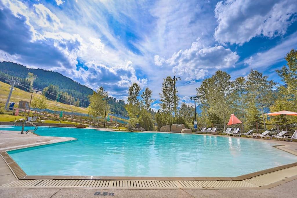 Tamarack Lodge