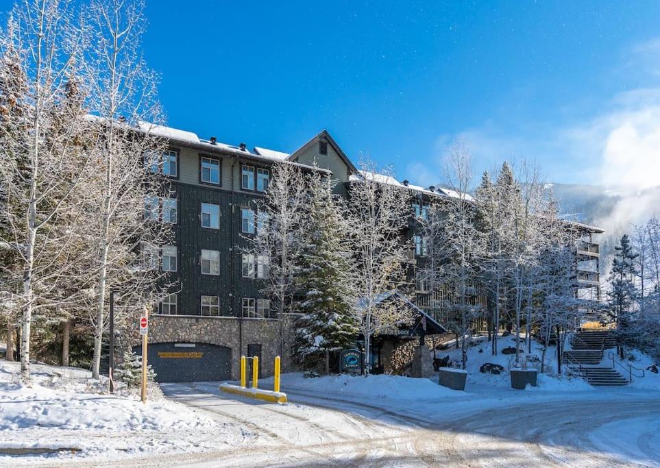 Tamarack Lodge