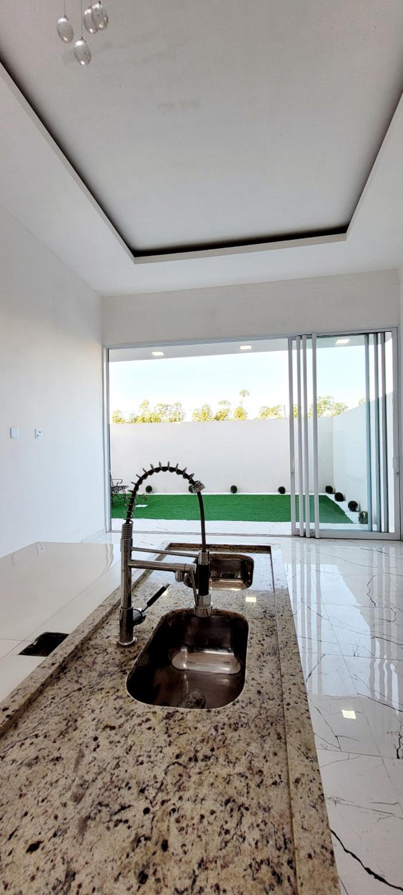 Carvalho House I