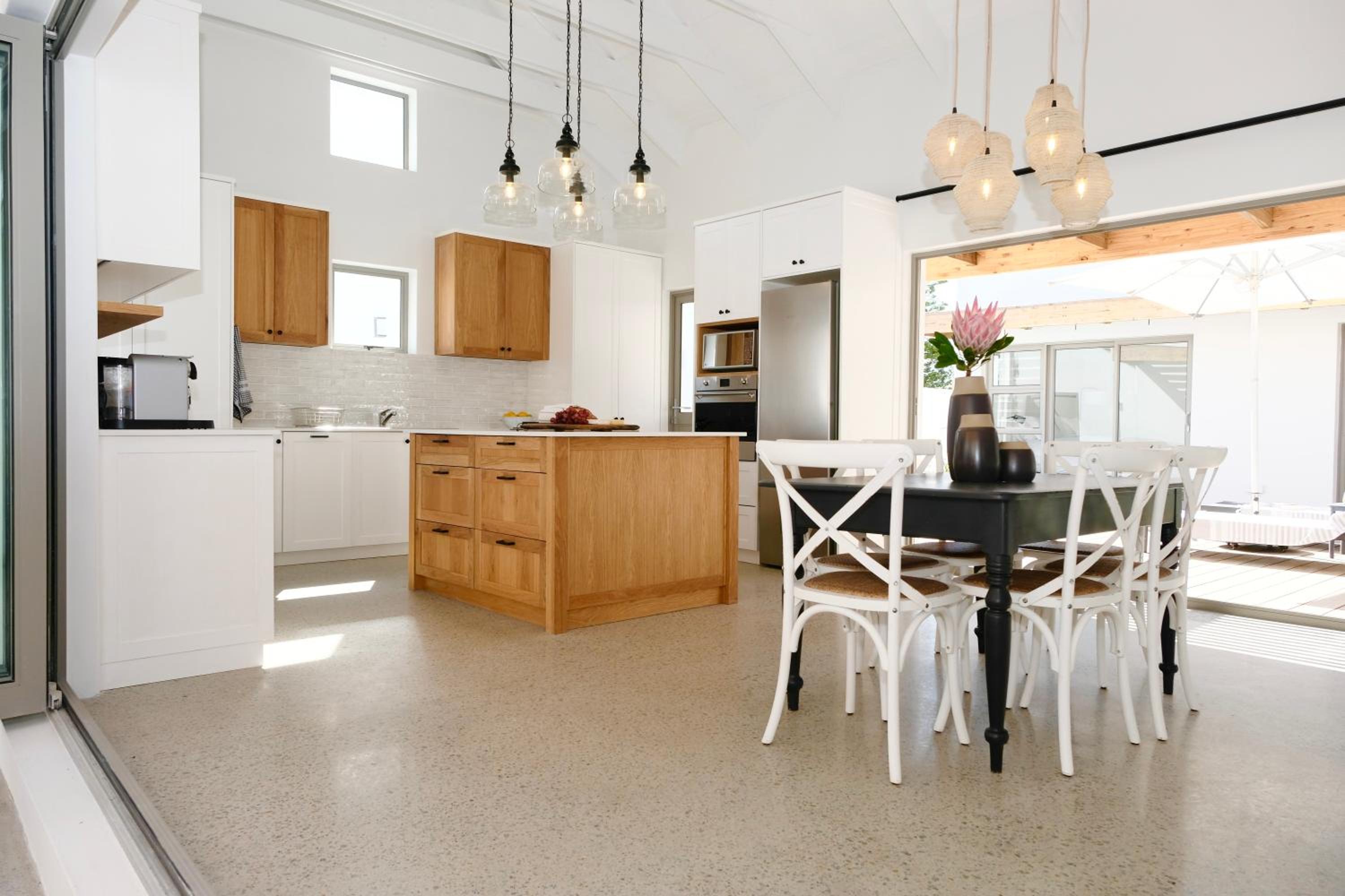 Sea Lily Holiday Home - Your Coastal Sanctuary! view 5