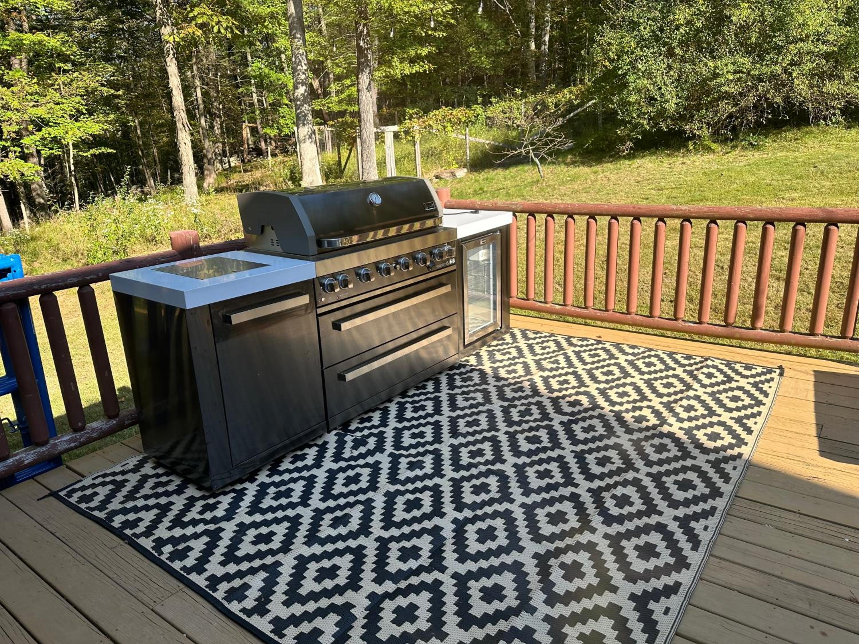 Stylish Adult Retreat Next To Delaware Water Gap view 4