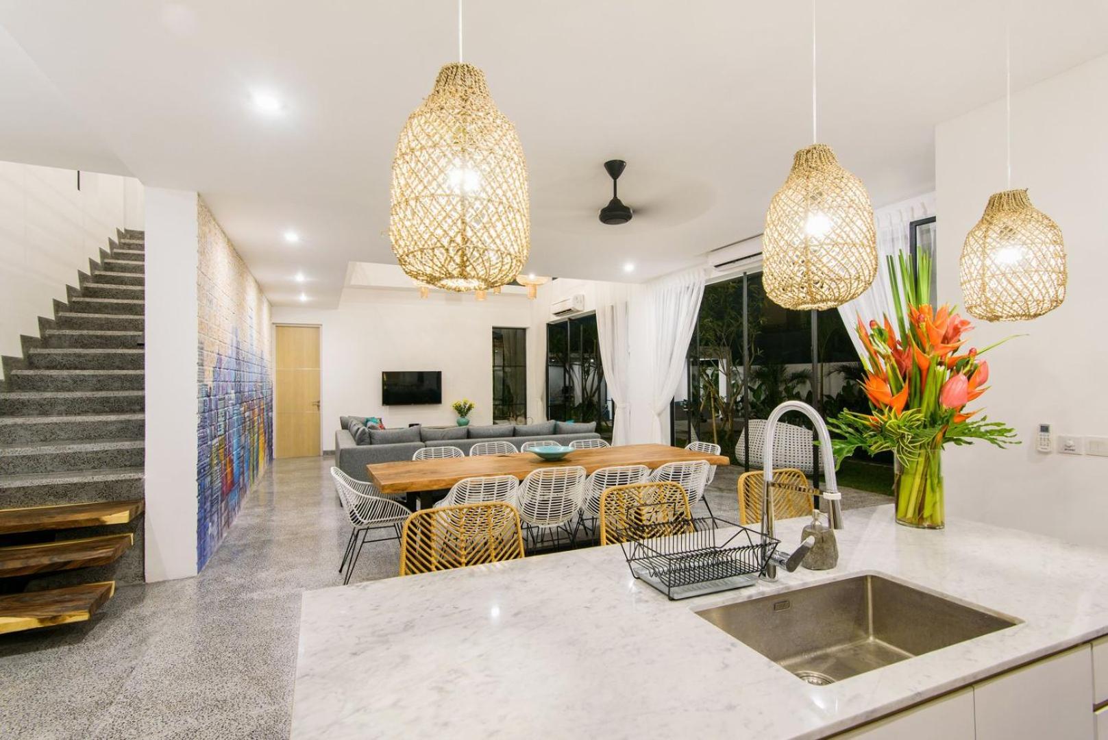 Stylish 4Bed Luxury Villa with Private Pool Access view 2