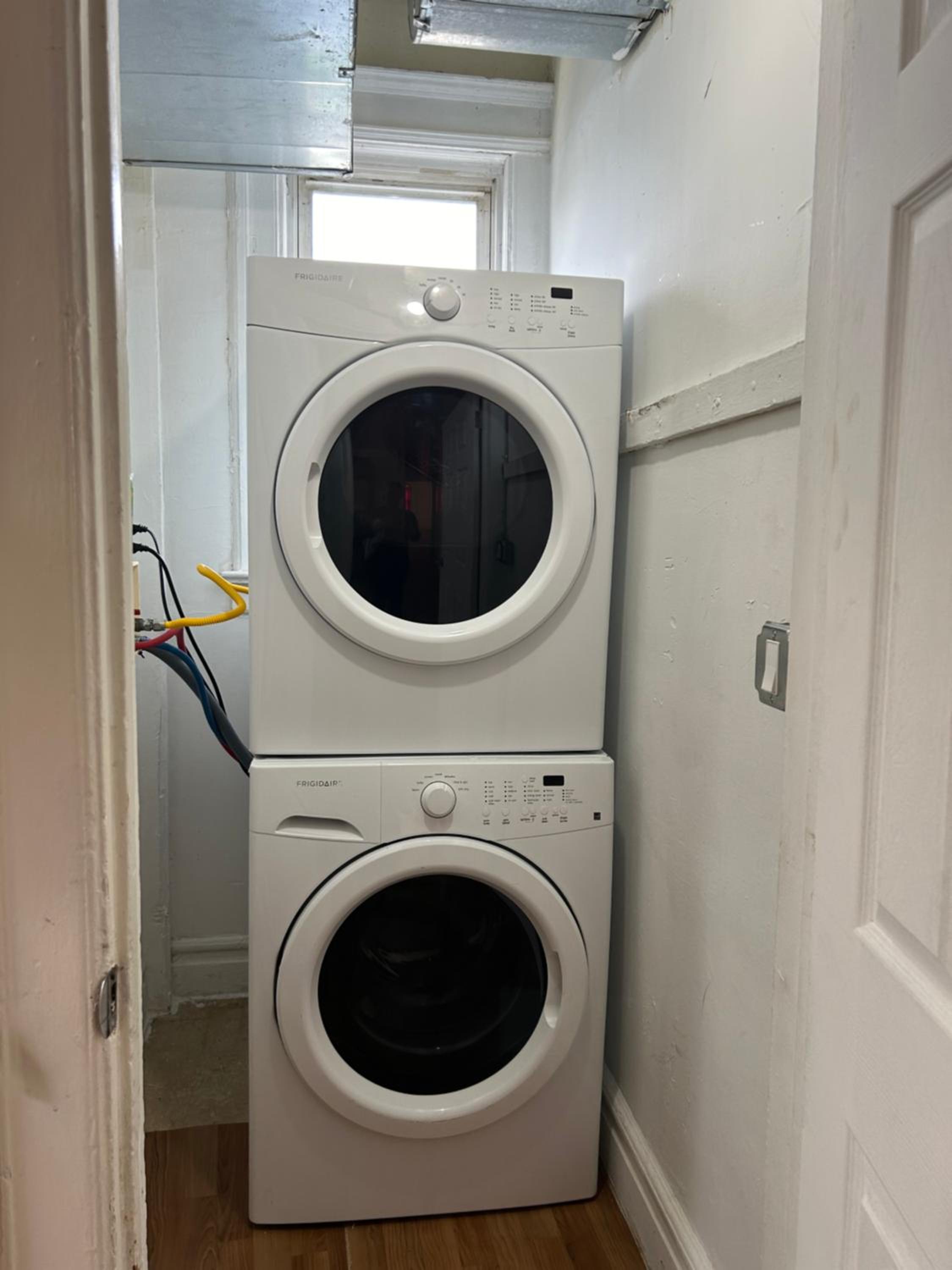 2F4-Chelsea Suites In-Unit washer dryer and TV, photo 18