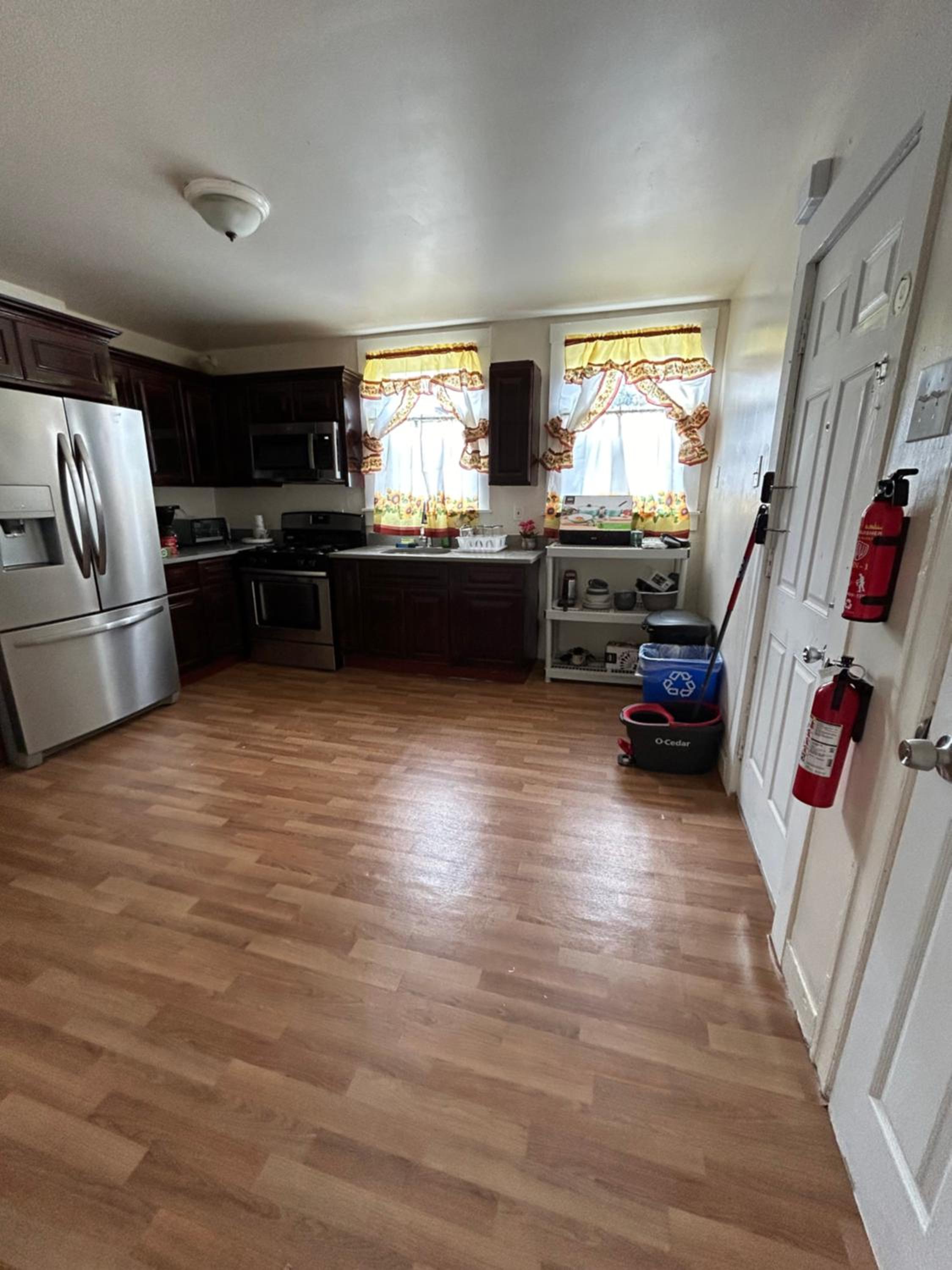 2F4-Chelsea Suites In-Unit washer dryer and TV, photo 15