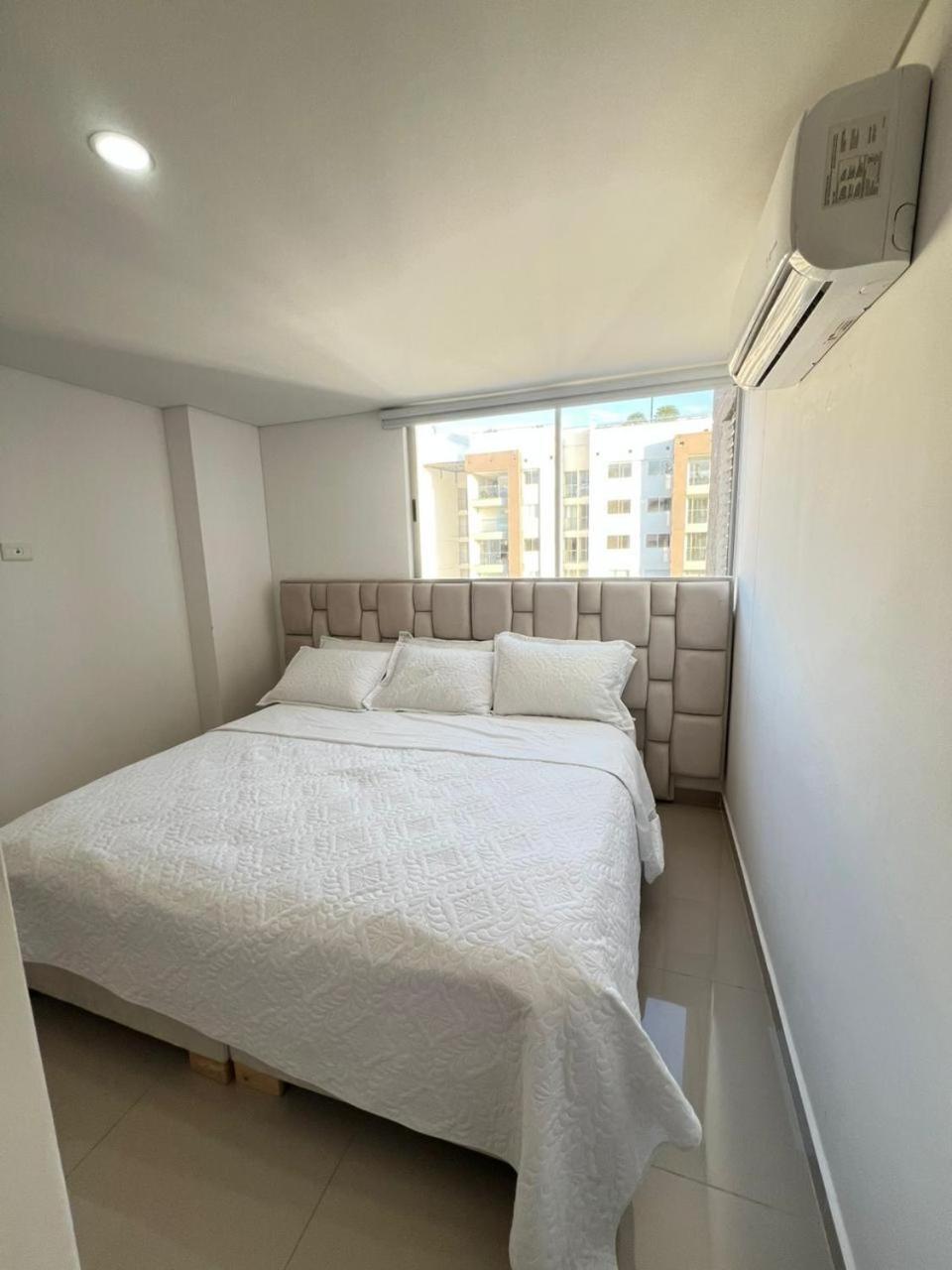 Apartamento Moderno Con Excelente Vista, Piscina, excepto los lunes por mantenimiento y Parqueadero privado, ubicado en Neiva