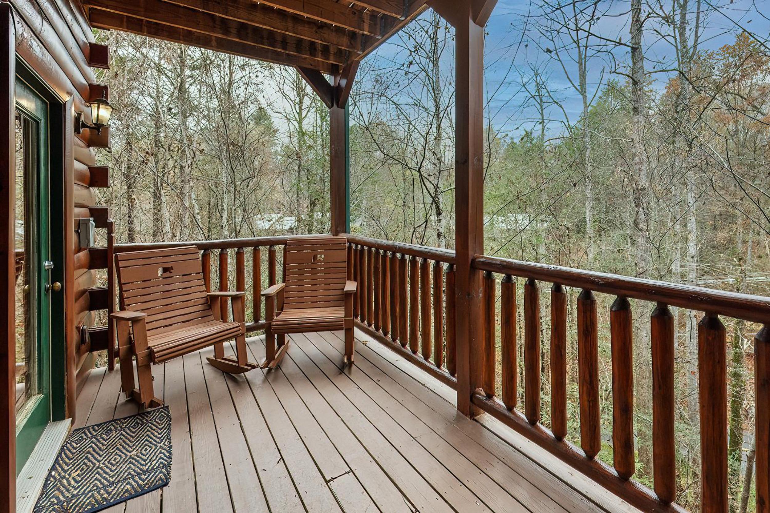Bear Path Lodge - HotTub, Pool Table, Arcade Machine, Fireplace - Minutes to Downtown Gatlinburg