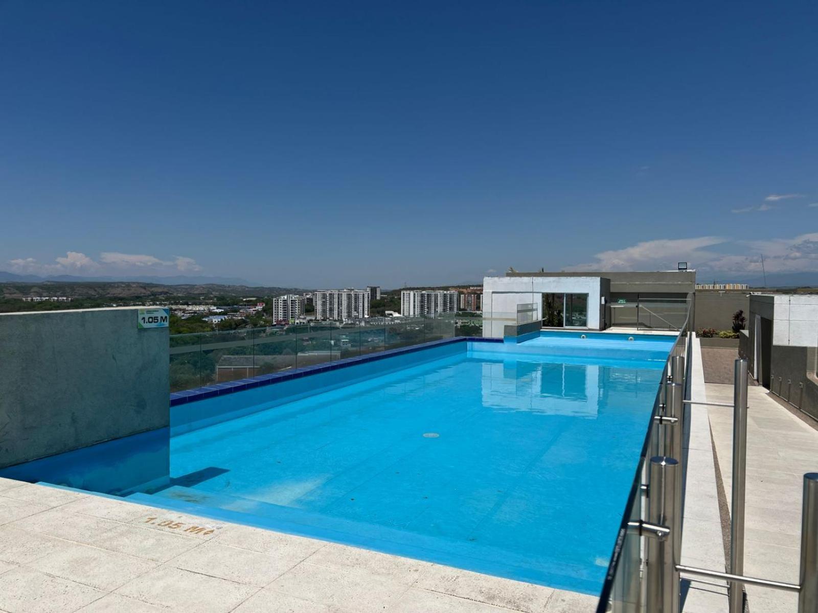 Apartamento Moderno Con Excelente Vista, Piscina, excepto los lunes por mantenimiento y Parqueadero privado, ubicado en Neiva