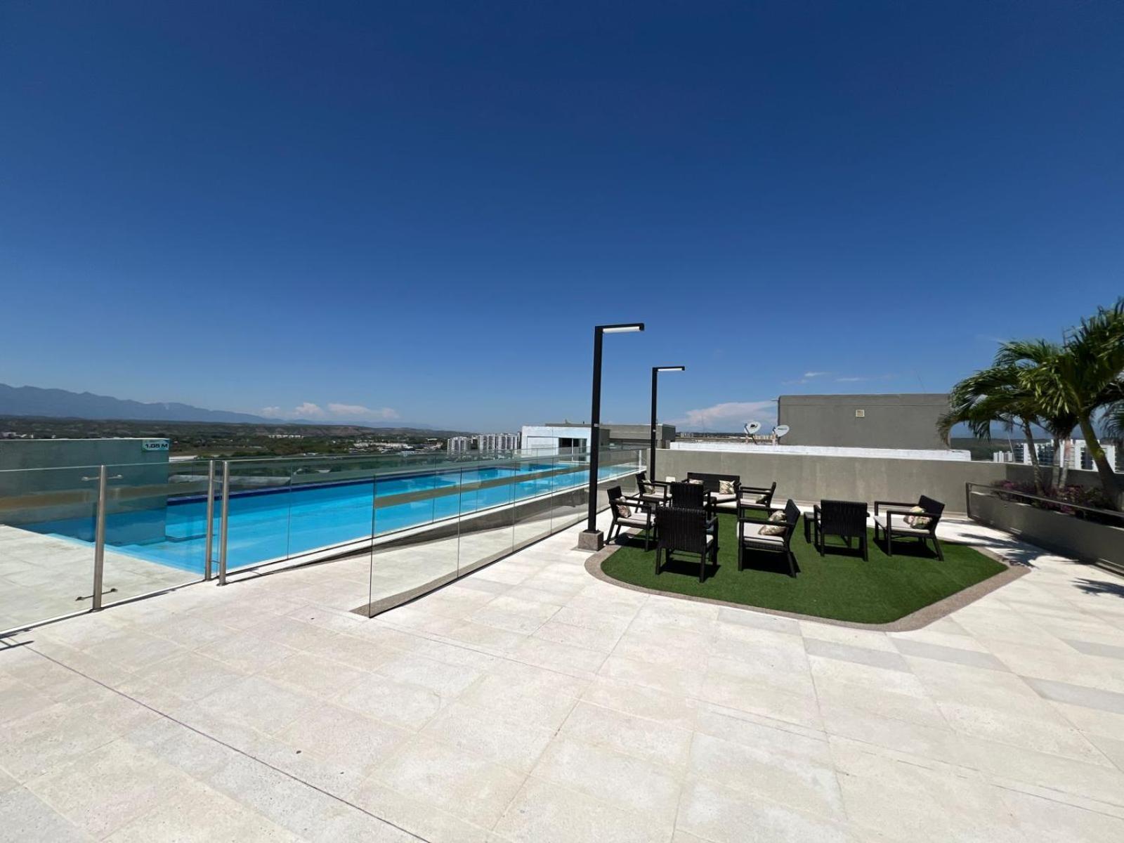 Apartamento Moderno Con Excelente Vista, Piscina, excepto los lunes por mantenimiento y Parqueadero privado, ubicado en Neiva