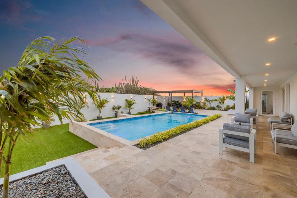 Stunning 6-Bedroom Villa In Aruba