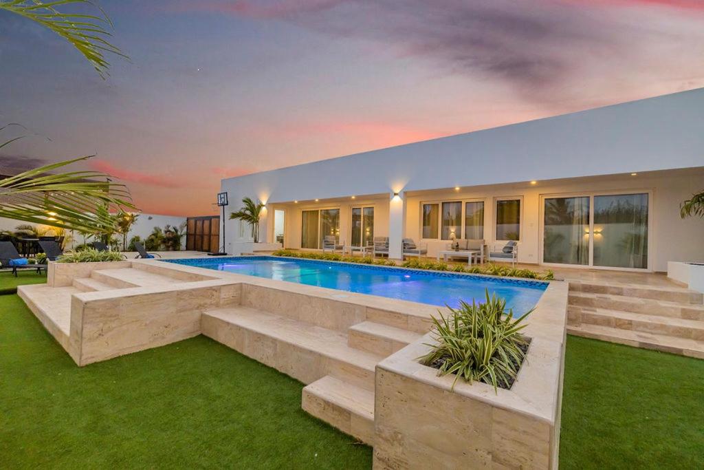Stunning 6-Bedroom Villa In Aruba