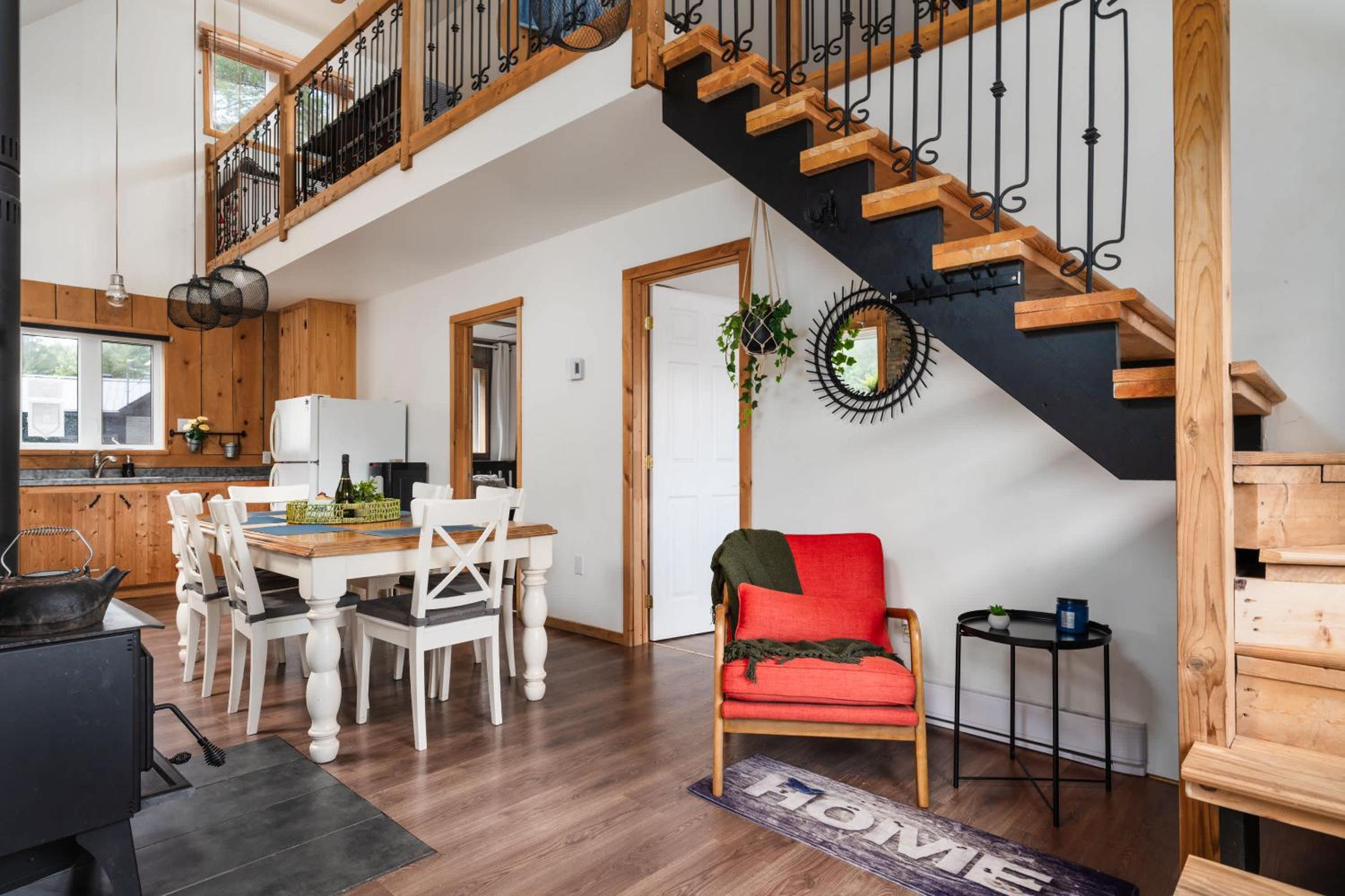 Le Lac Apaisant - Rustic Haven by the Water