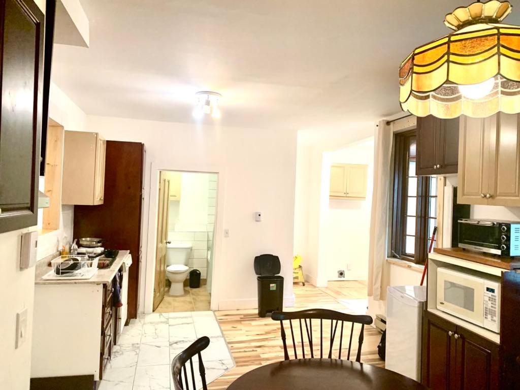 Select Room in 2-Bedroom Apartment, Quebec City