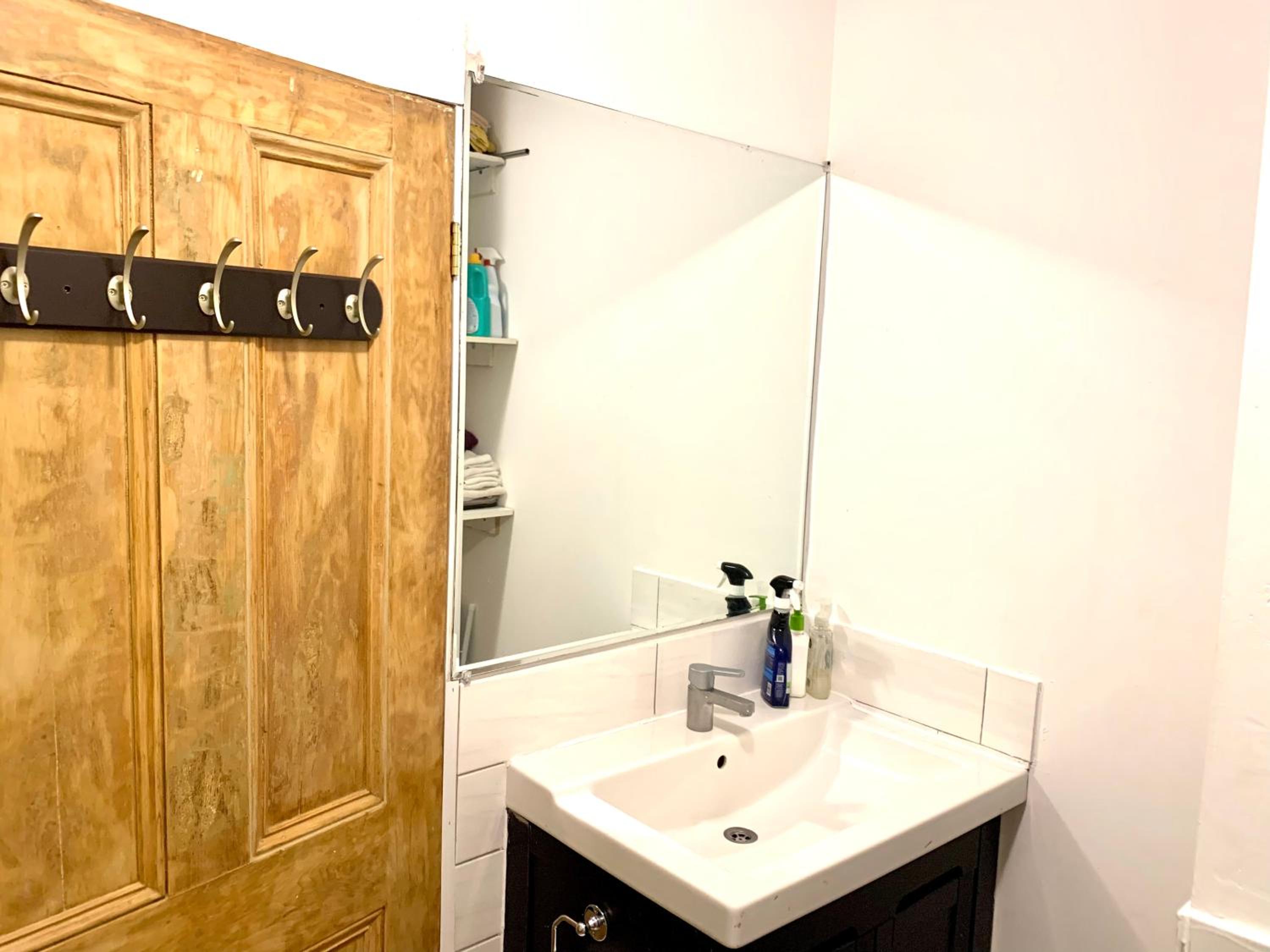 Select Room in 2-Bedroom Apartment, Quebec City