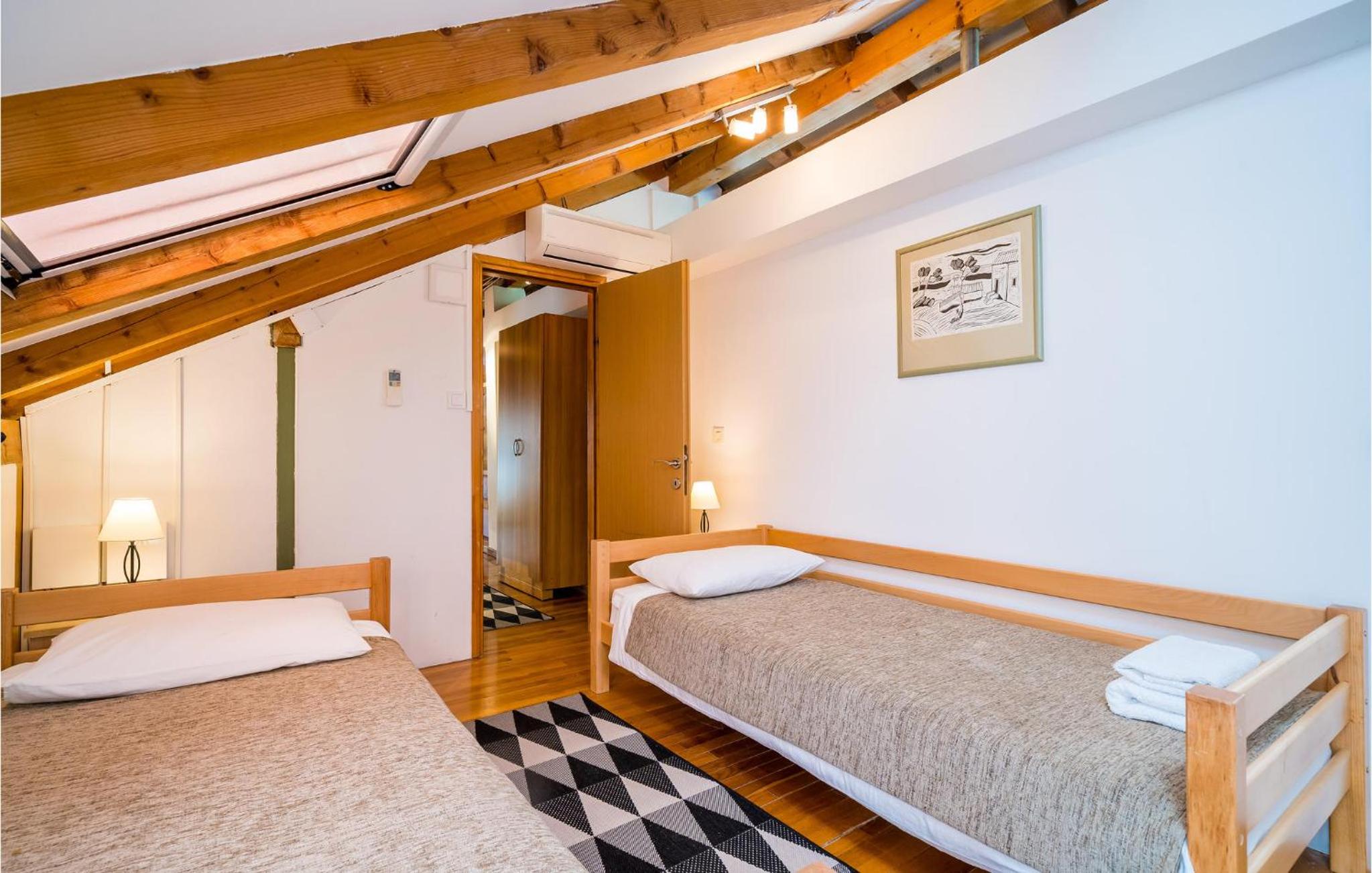 Gorgeous Home In Dubrovnik With Kitchen