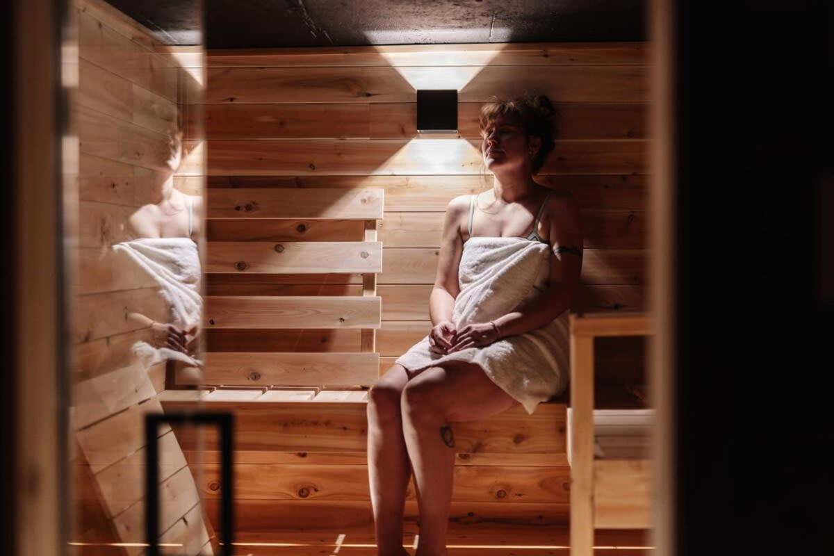 O Sommet -Game room-Spa-sauna-Lake Access