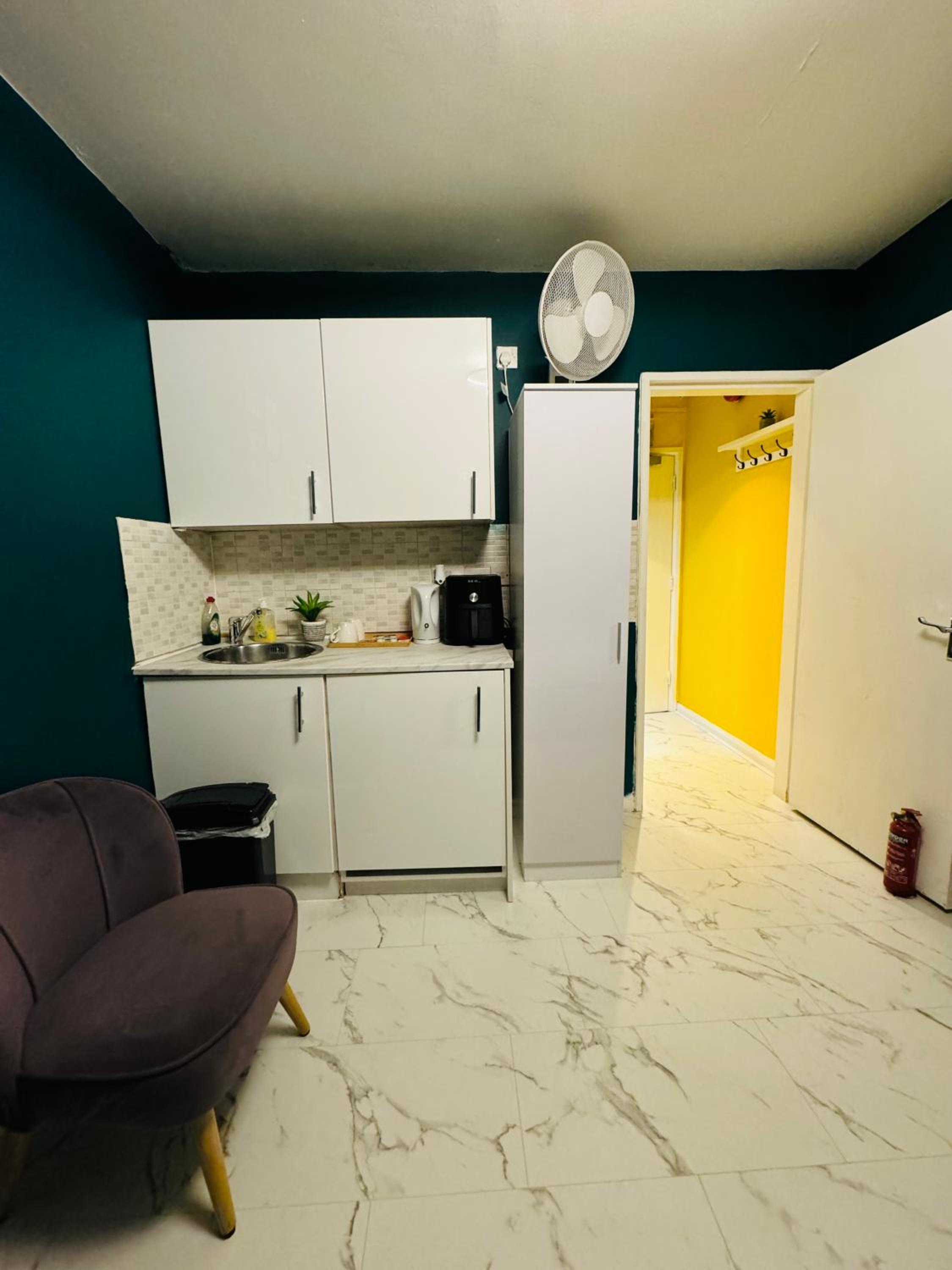 Private Studio Flat in City 1190