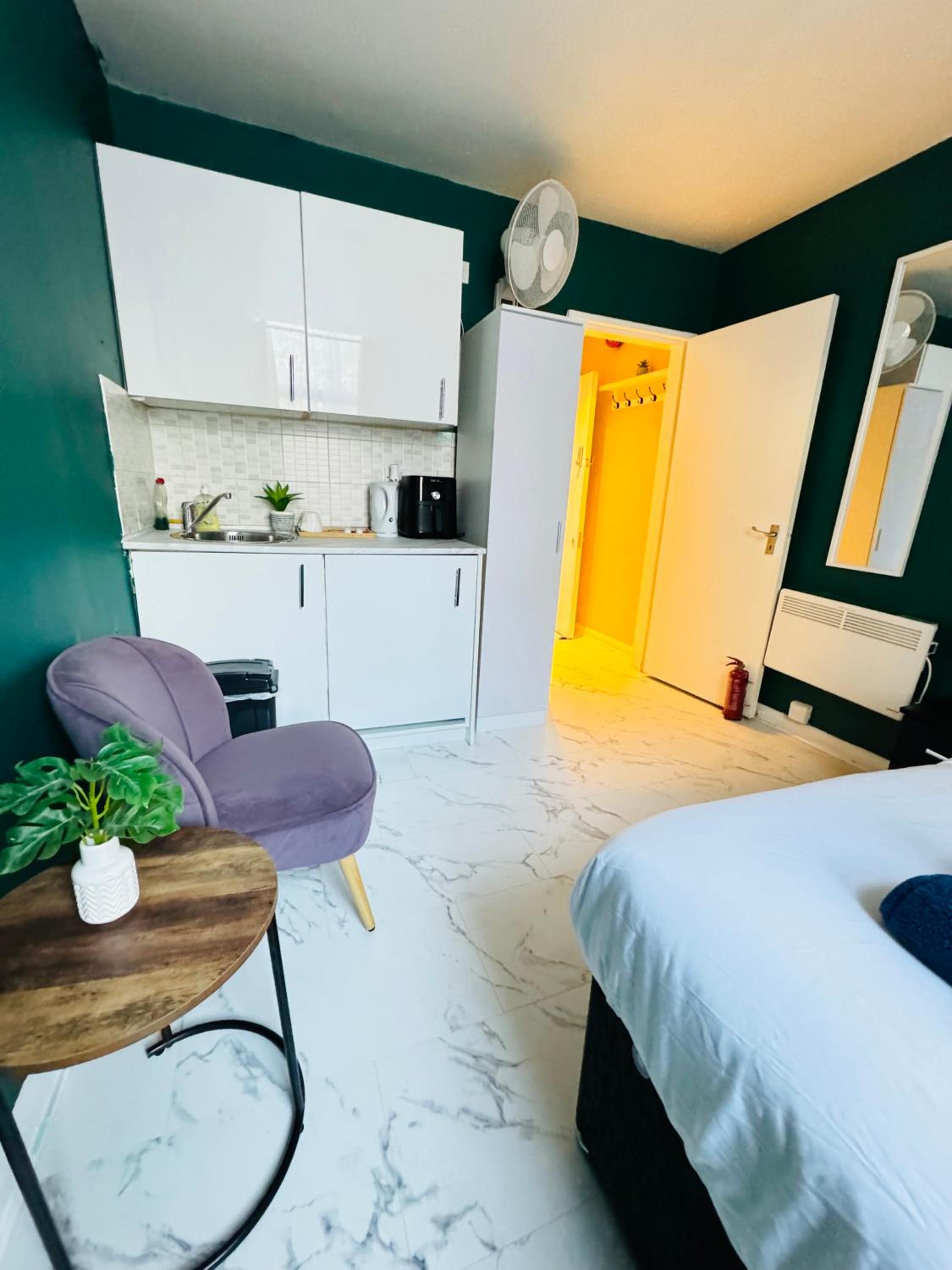 Private Studio Flat in City 1190