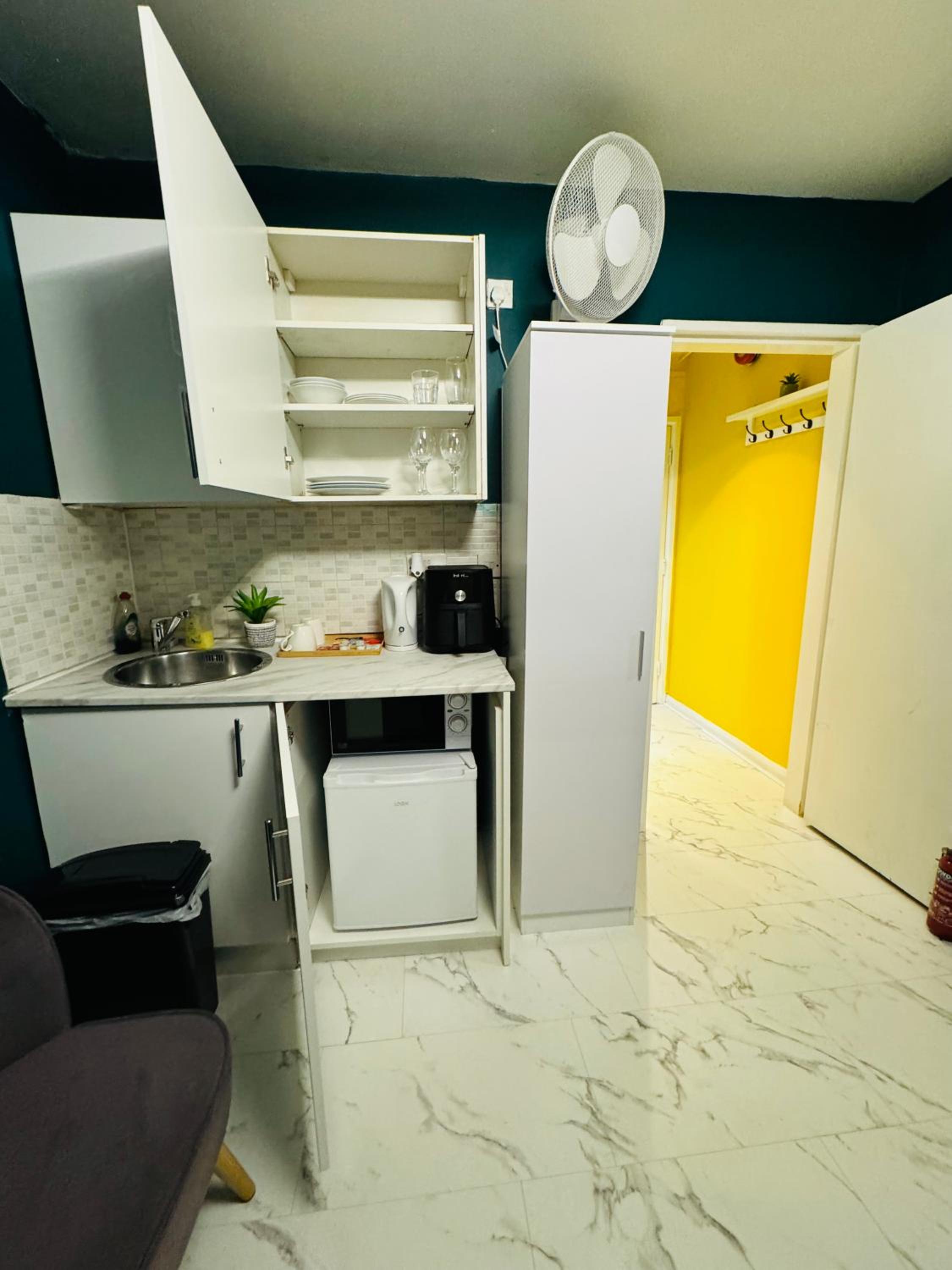 Private Studio Flat in City 1190