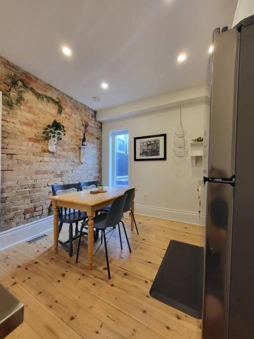 Private 3 bedroom Apartment in Downtown Toronto