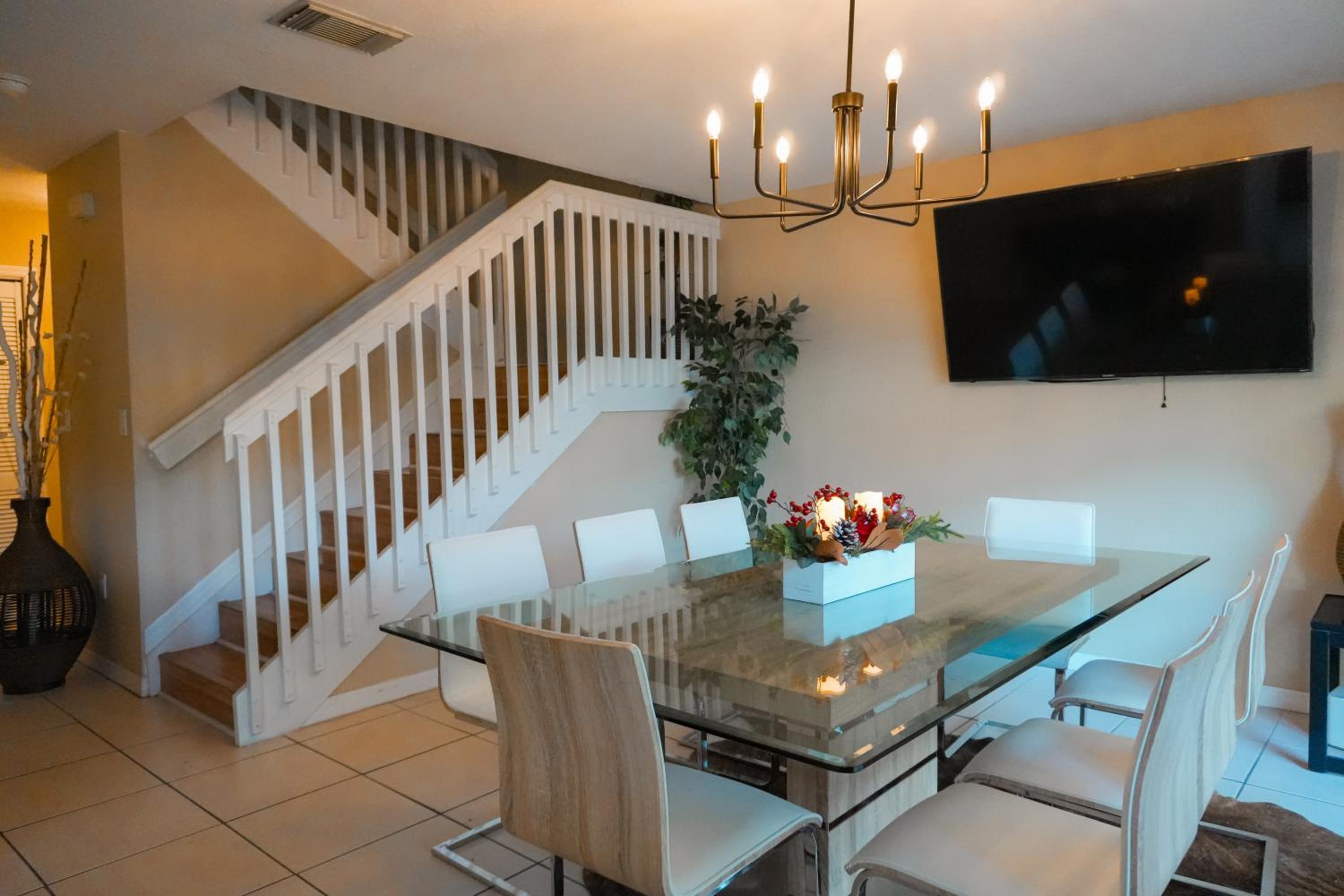 The Miamiville - Hidden Gem with Free Parking