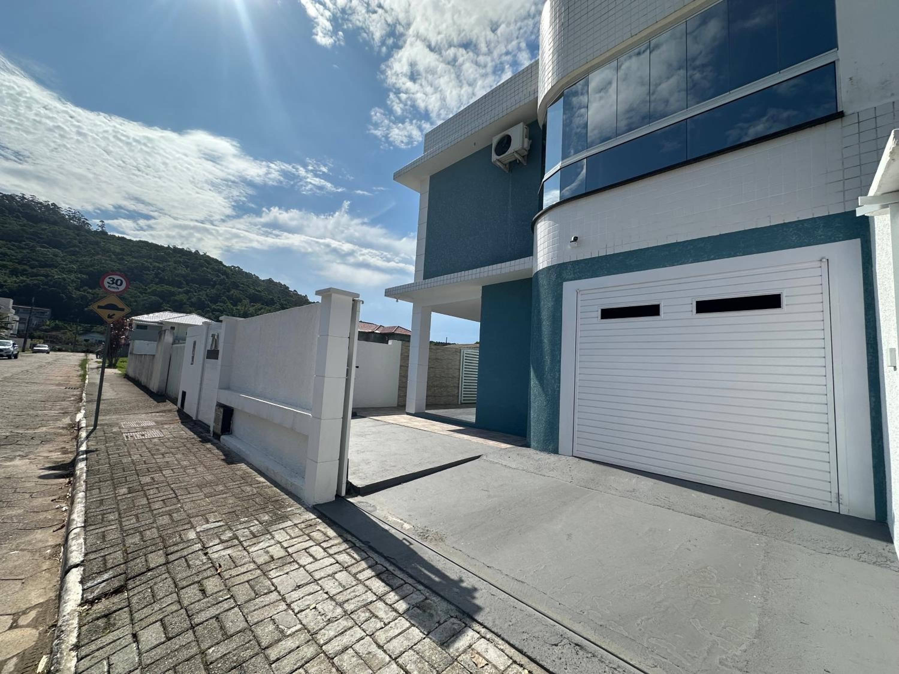 Casa Alto Padrão com piscina - Canasvieiras
