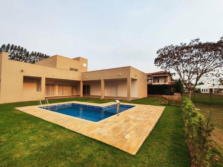 Casa condomínio em Cesário Lange