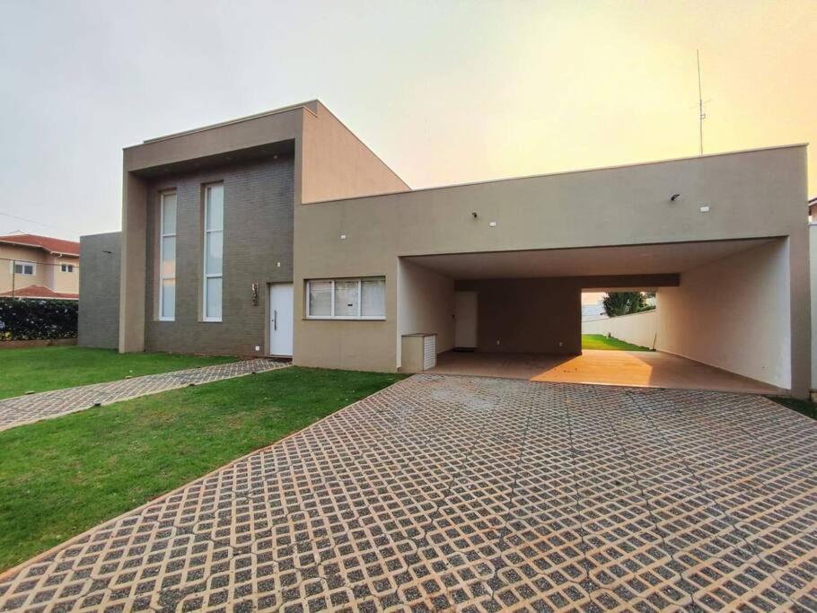 Casa condomínio em Cesário Lange
