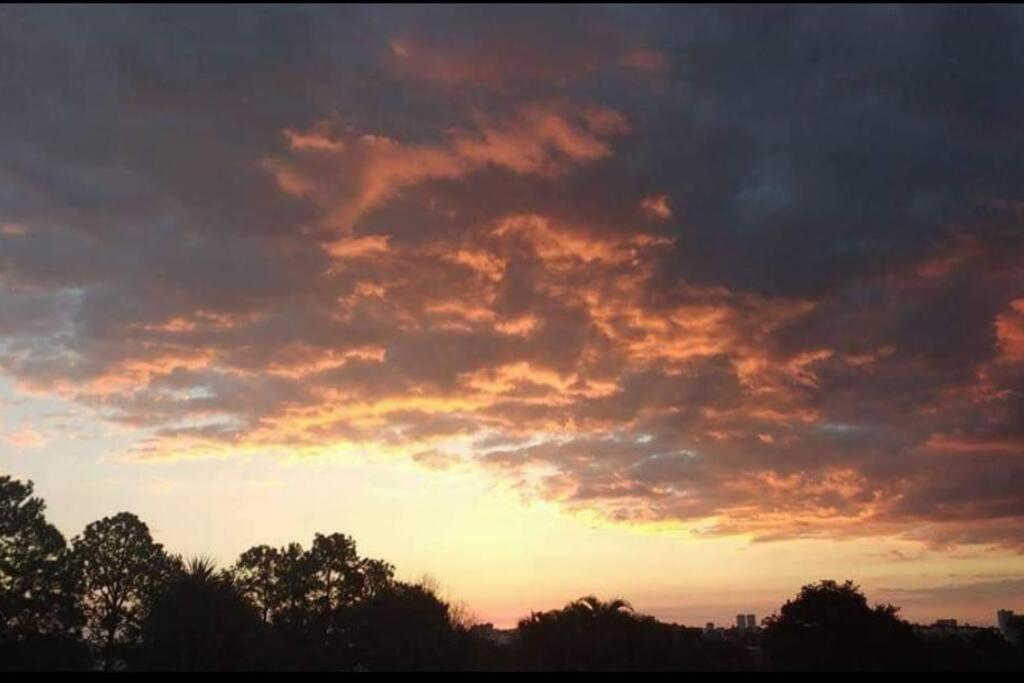 Refúgio com lindo pôr do sol - Indaiatuba