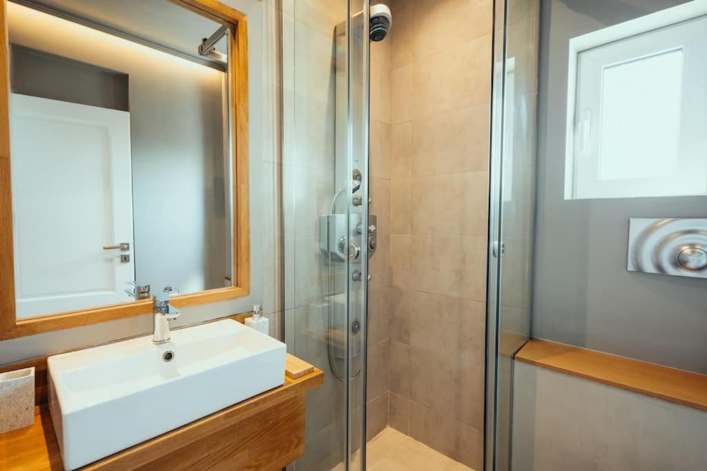 Grand Sea View Apartment 3' from Kavouri Beach