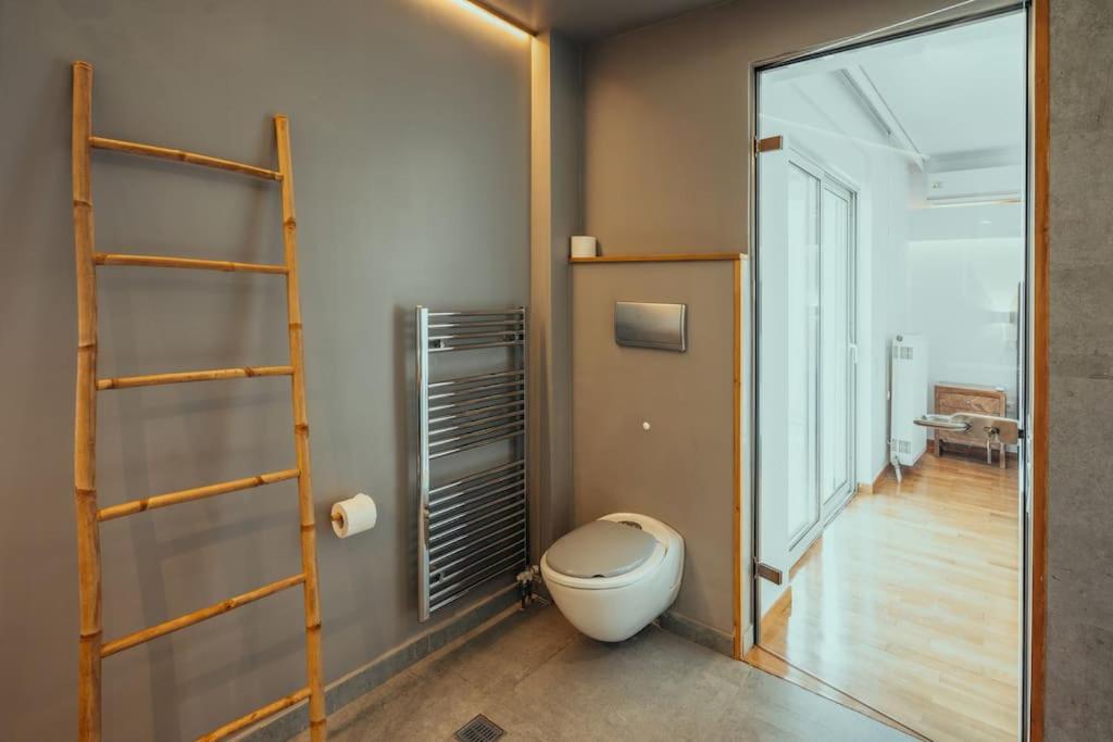 Grand Sea View Apartment 3' from Kavouri Beach